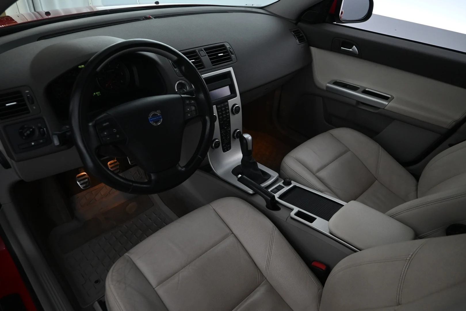 Car Image - 7yEBBsAn9xLfgFffKr8yLI