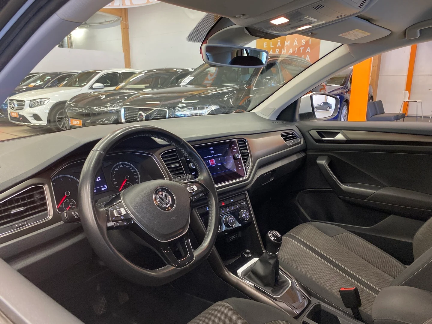 Car Image - 3wLHXfbV7f6yqM40FGIdBw
