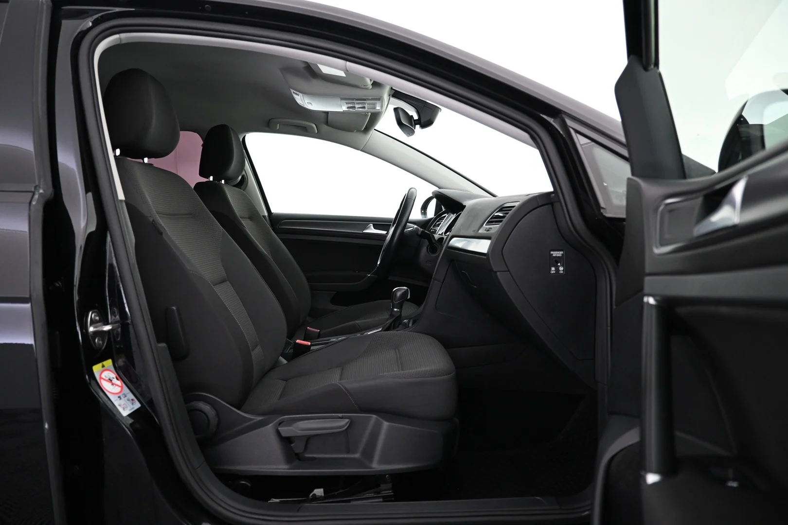 Car Image - 19L3njxh2OVumimz4gFpLx