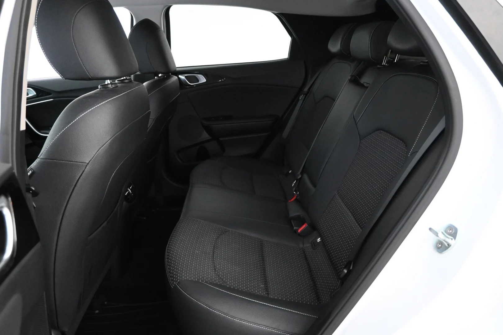 Car Image - 2akwSyRCRKP8xqkCBsPG88