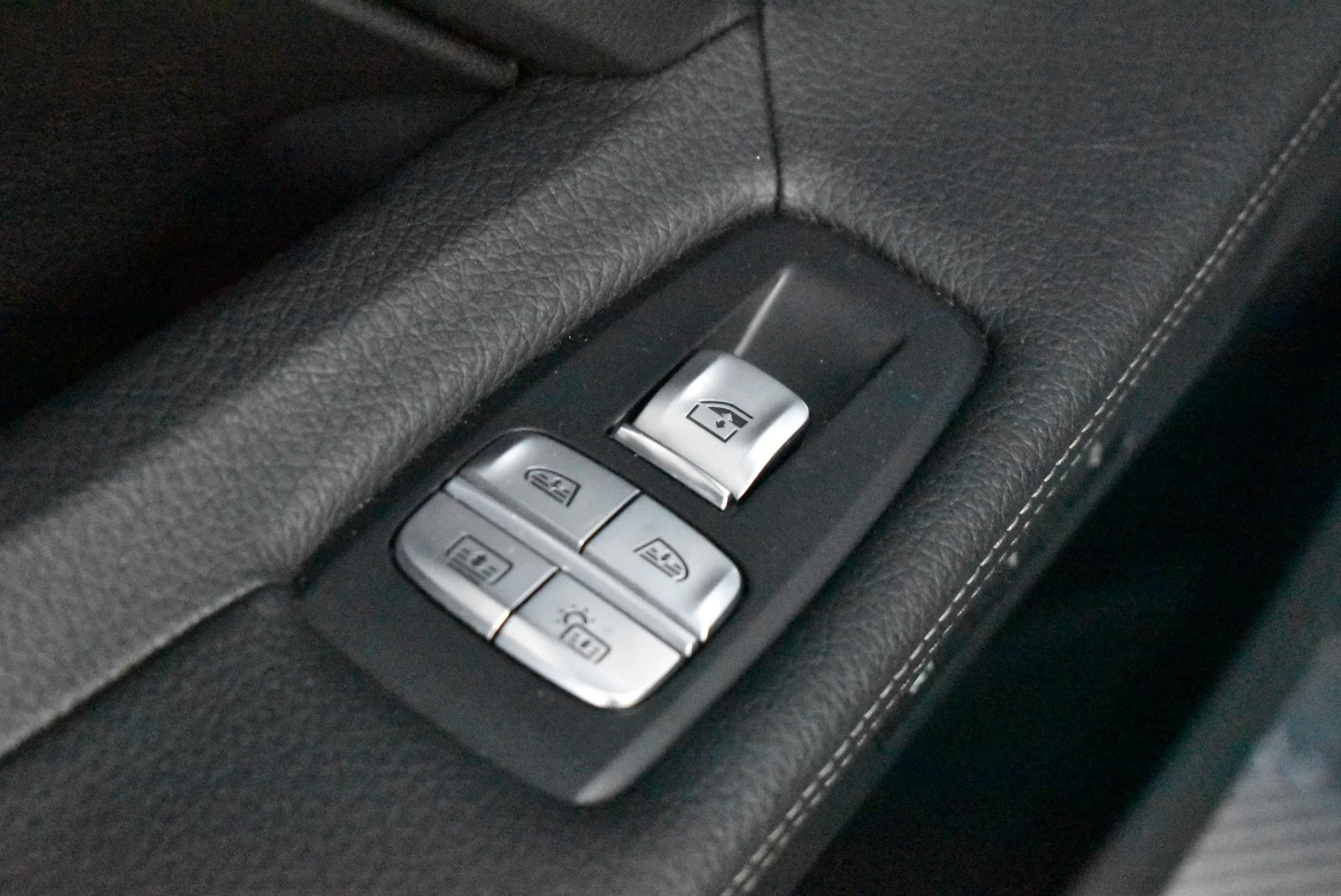 Car Image - 285O0COuXGPKRl0BpYxDOH