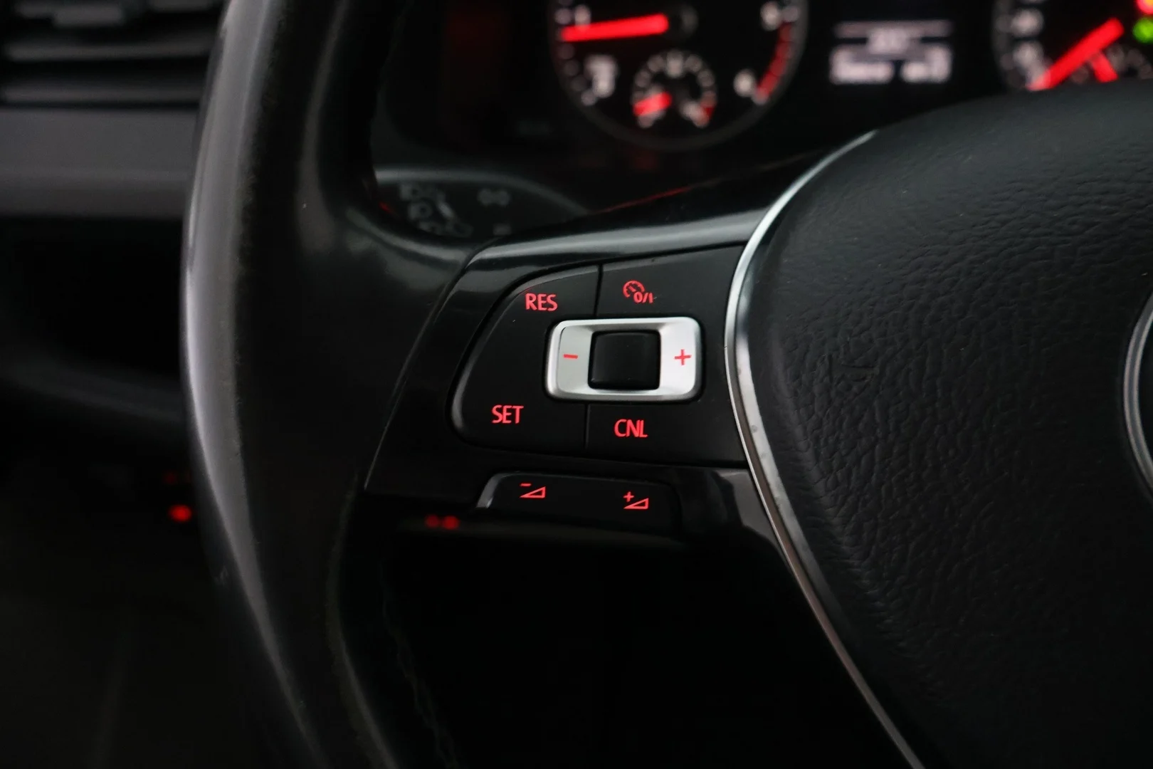 Car Image - 5t688P4XopmJJscu9hG4aI