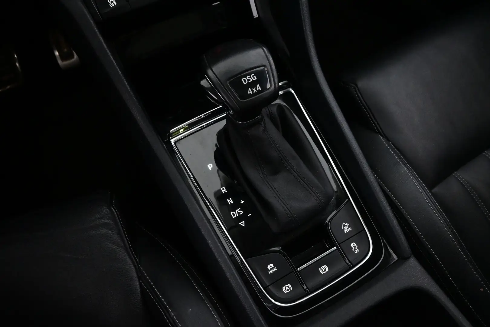 Car Image - DhbYO7KVQaSsu7jO31cXj