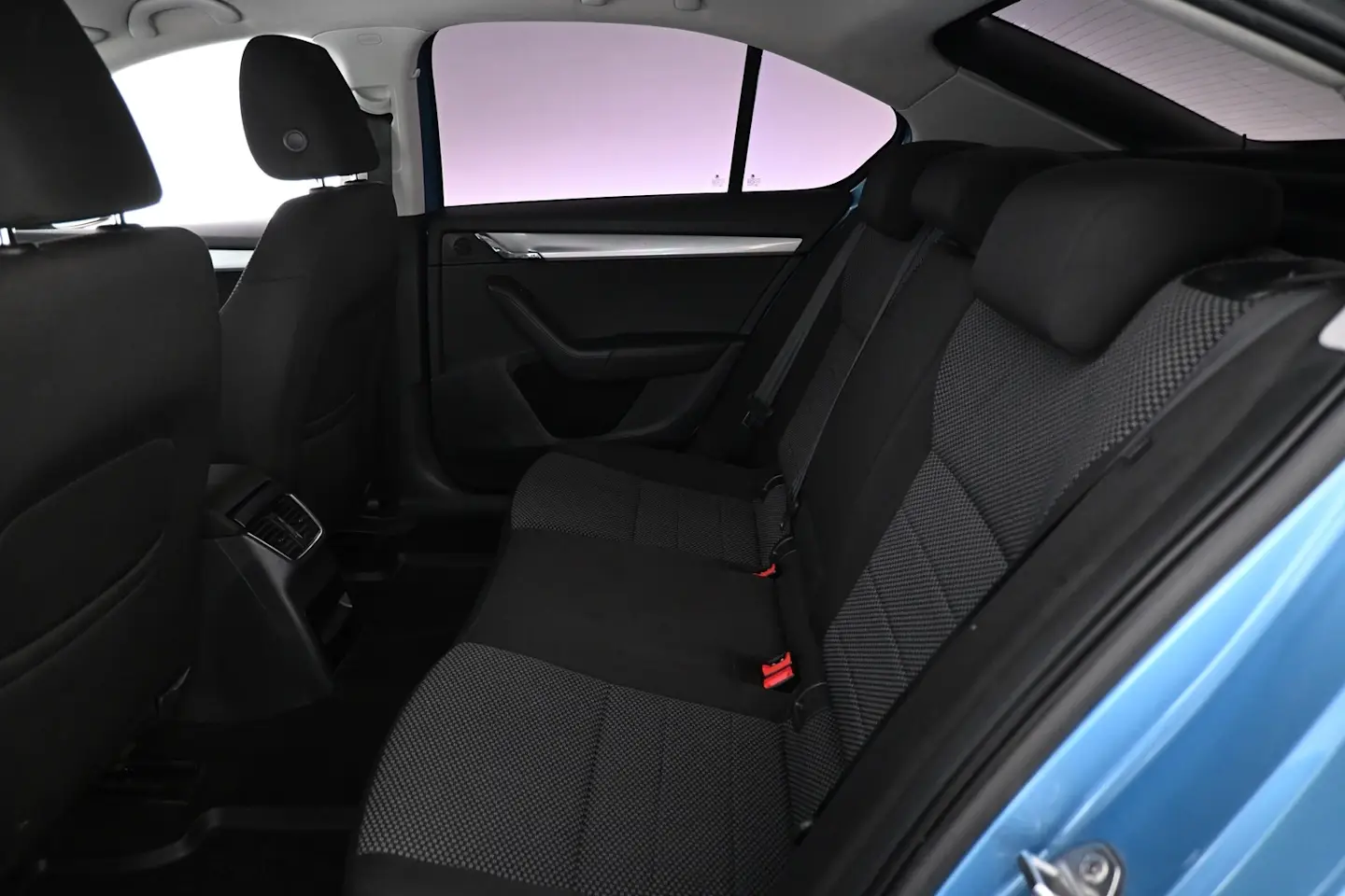Car Image - 5ImrRmB1t1UdnGYkVSxDTz