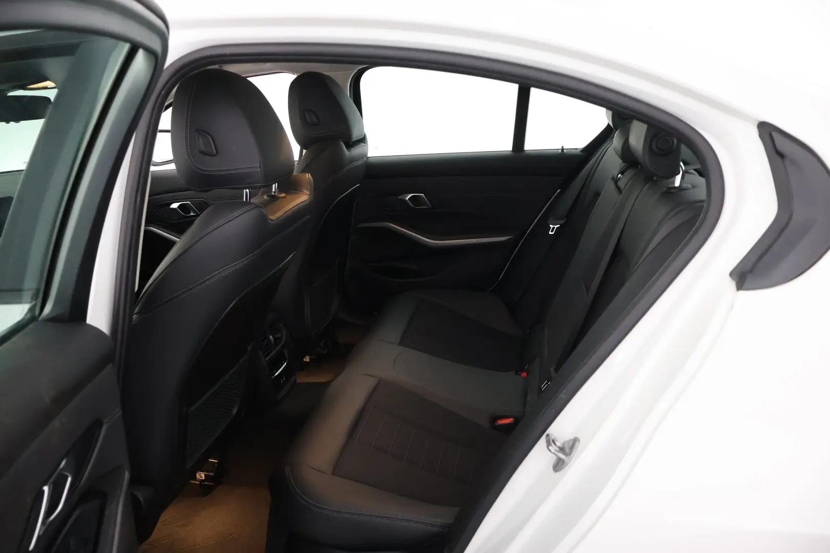 Car Image - 20qDg0q5vj9DBIGDnSlyBb