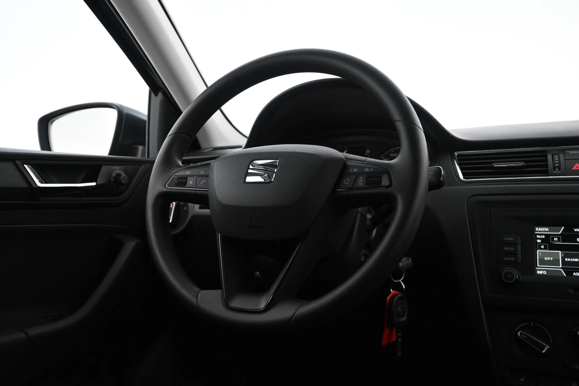 Car Image - 6yRLSHwz0ZXyvYvbsMPQ3x