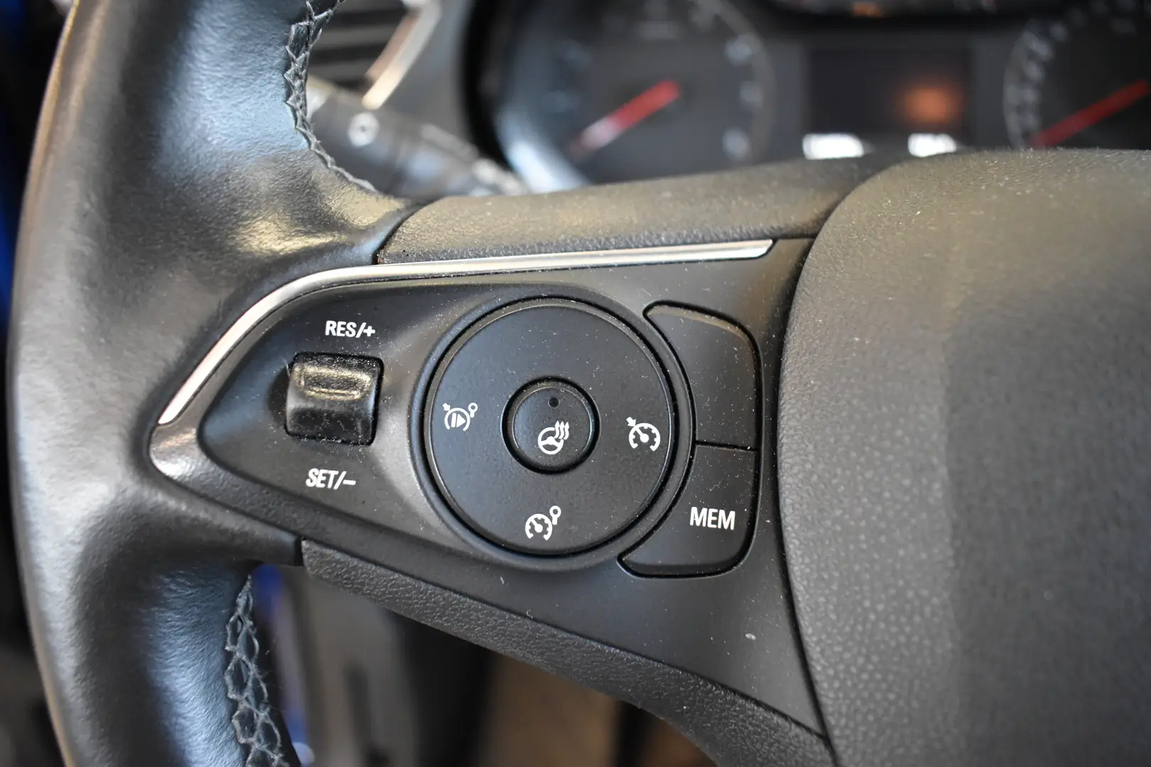 Car Image - 5258dYyChHD4Umb9xHbJYI