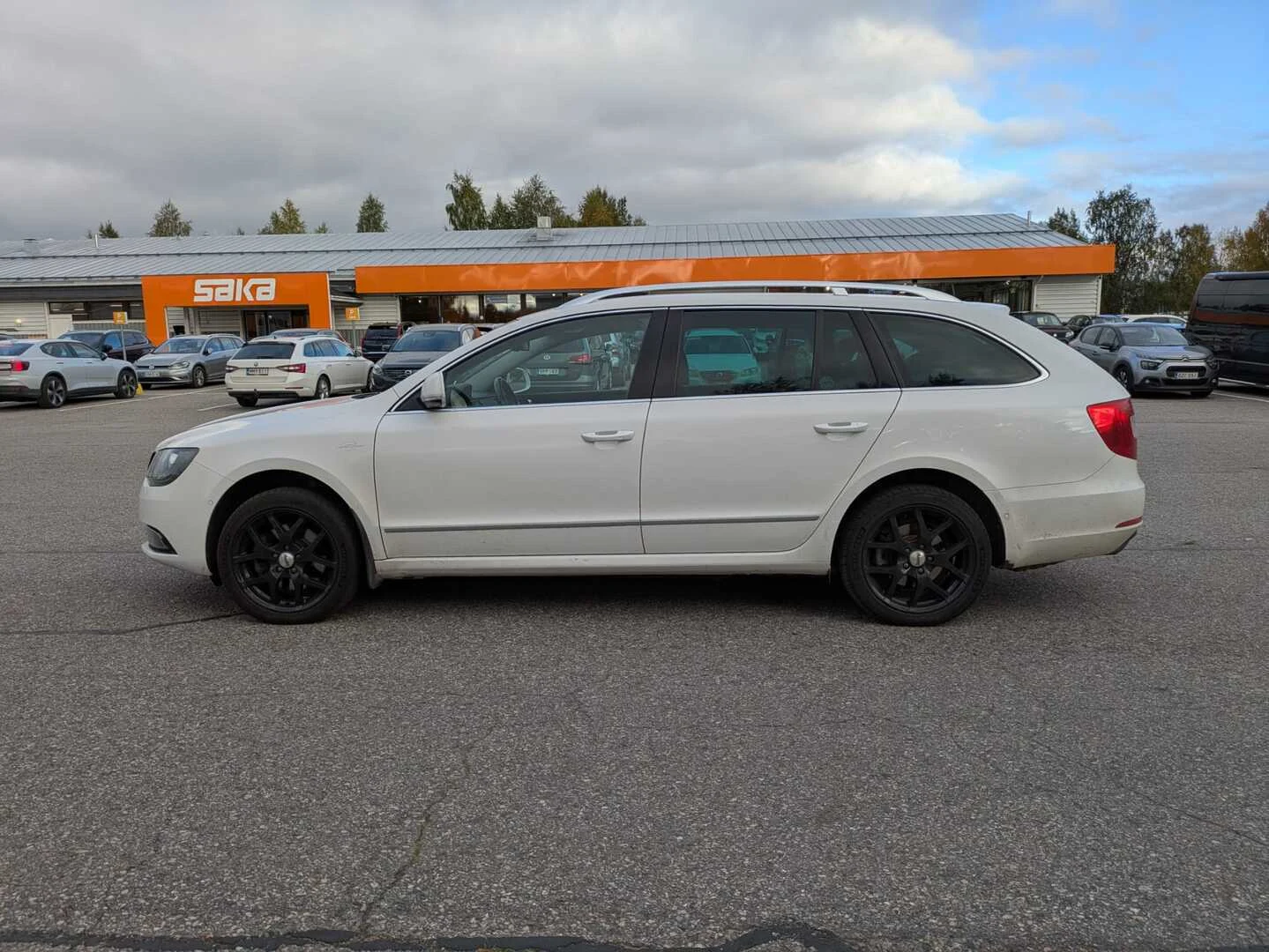 Car Image - 365WyoN4JwXkCKXYop6EzW