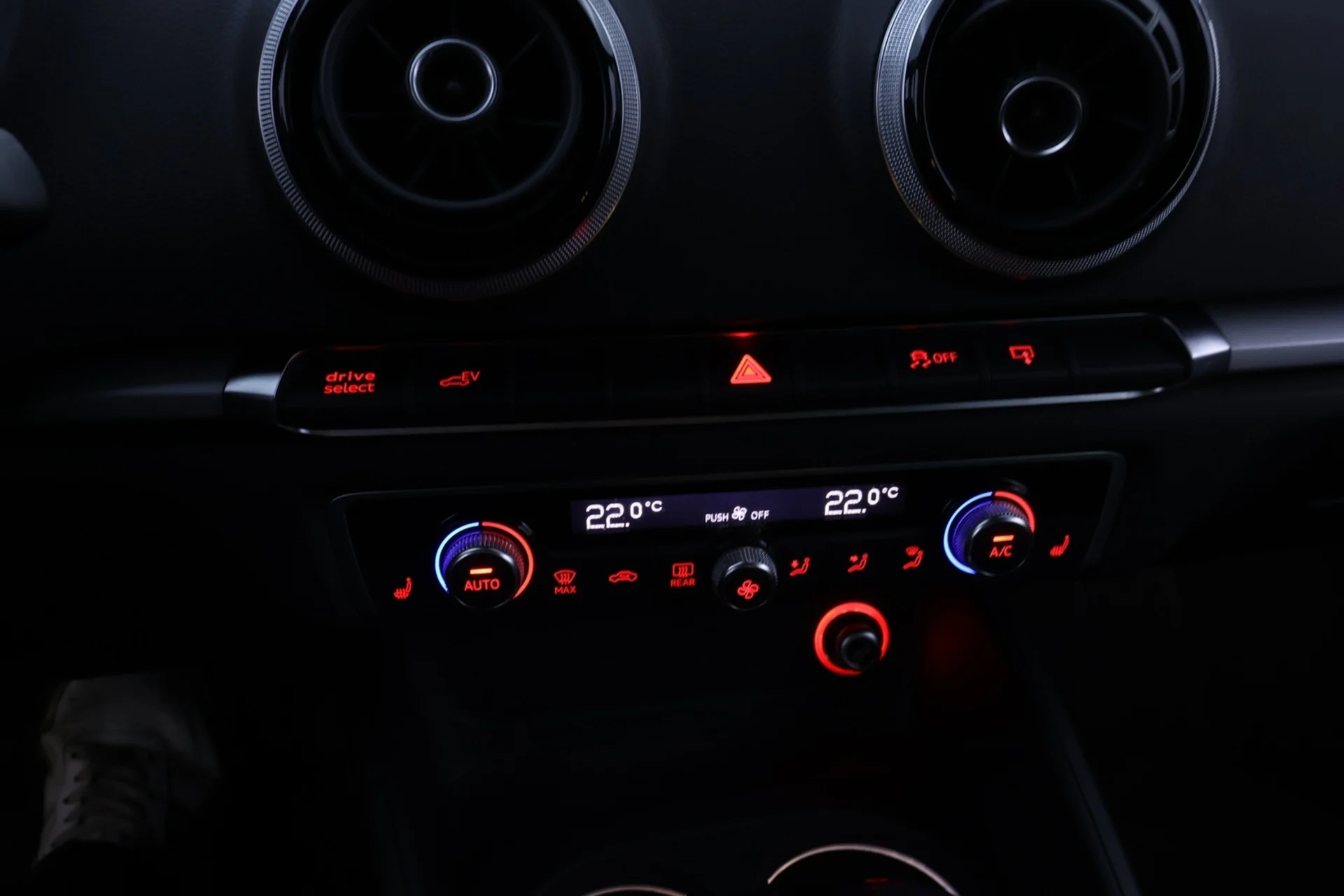 Car Image - 6jXDHOdEFJfKyHLxePbjDP
