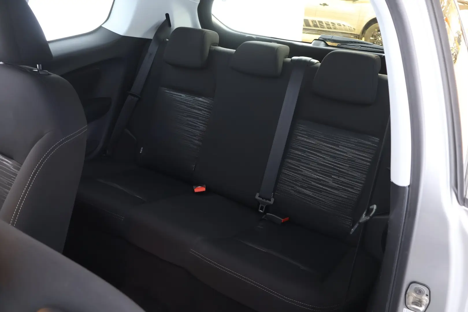 Car Image - 44NzPA0D3QfiutMr488Aqd