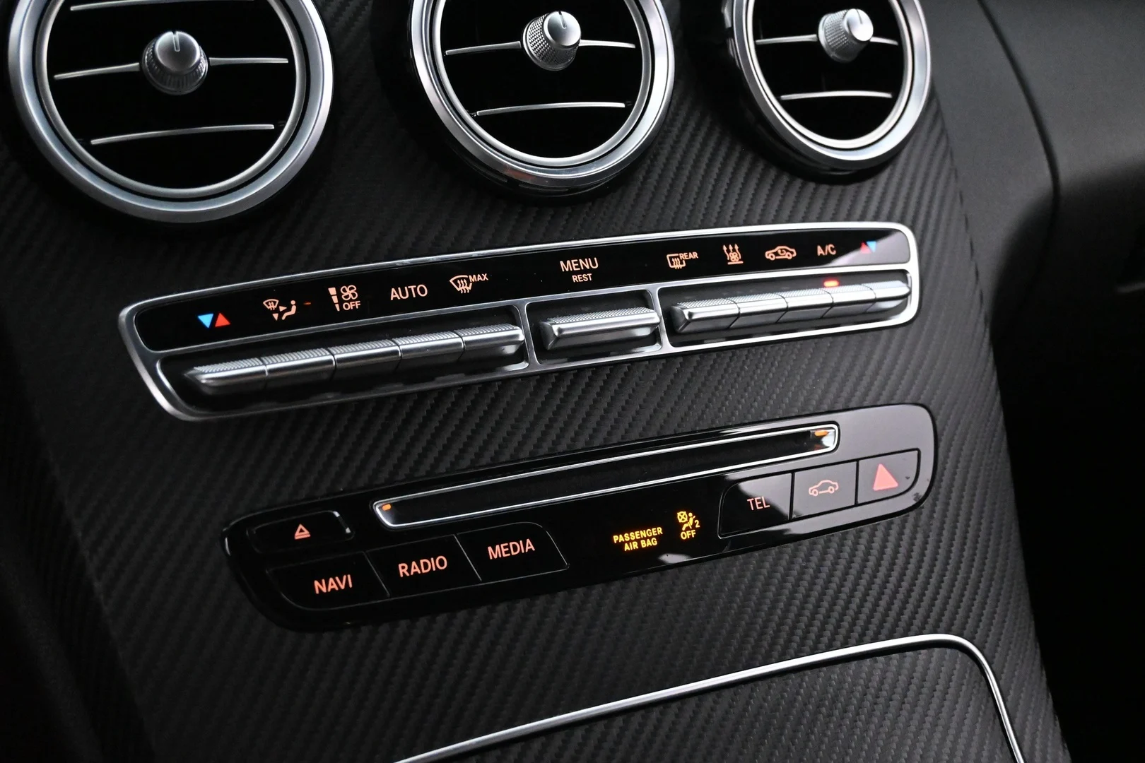 Car Image - 32pkXwHsruwF1wnhBdhBq