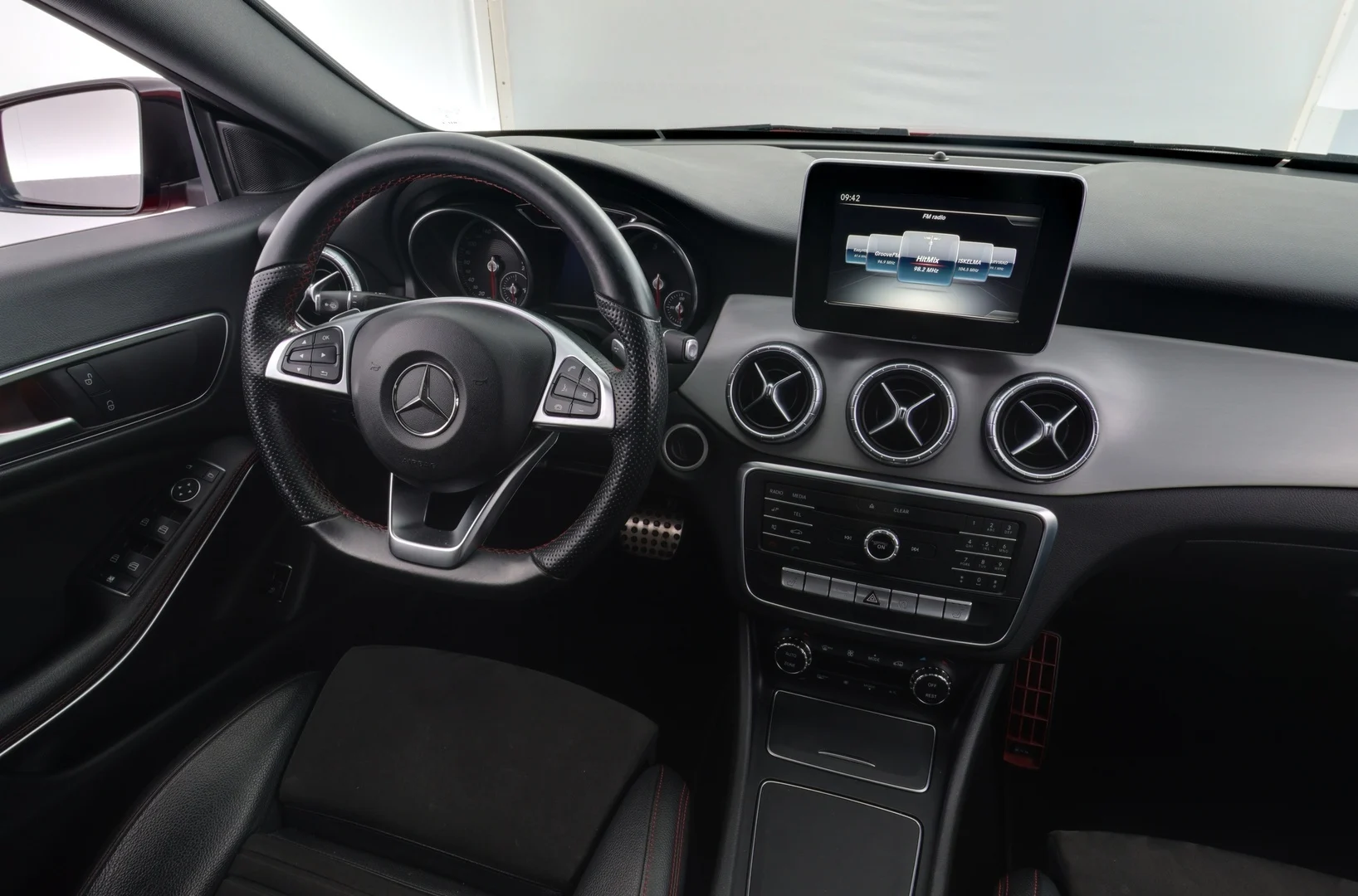 Car Image - 3LCttD3ZPO6o3SpHbl9TIG