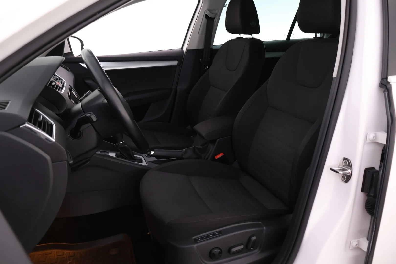 Car Image - 3Rh599TugjcYbkDwq4RJGG