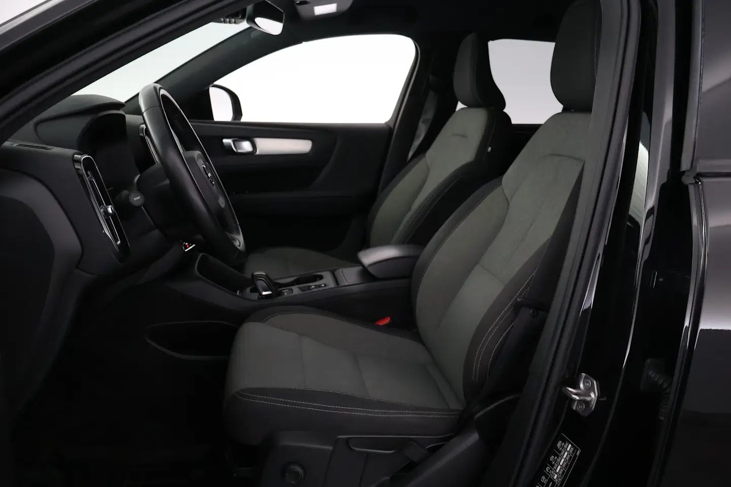 Car Image - bKW2yekrLAqCWqtBVZbd8