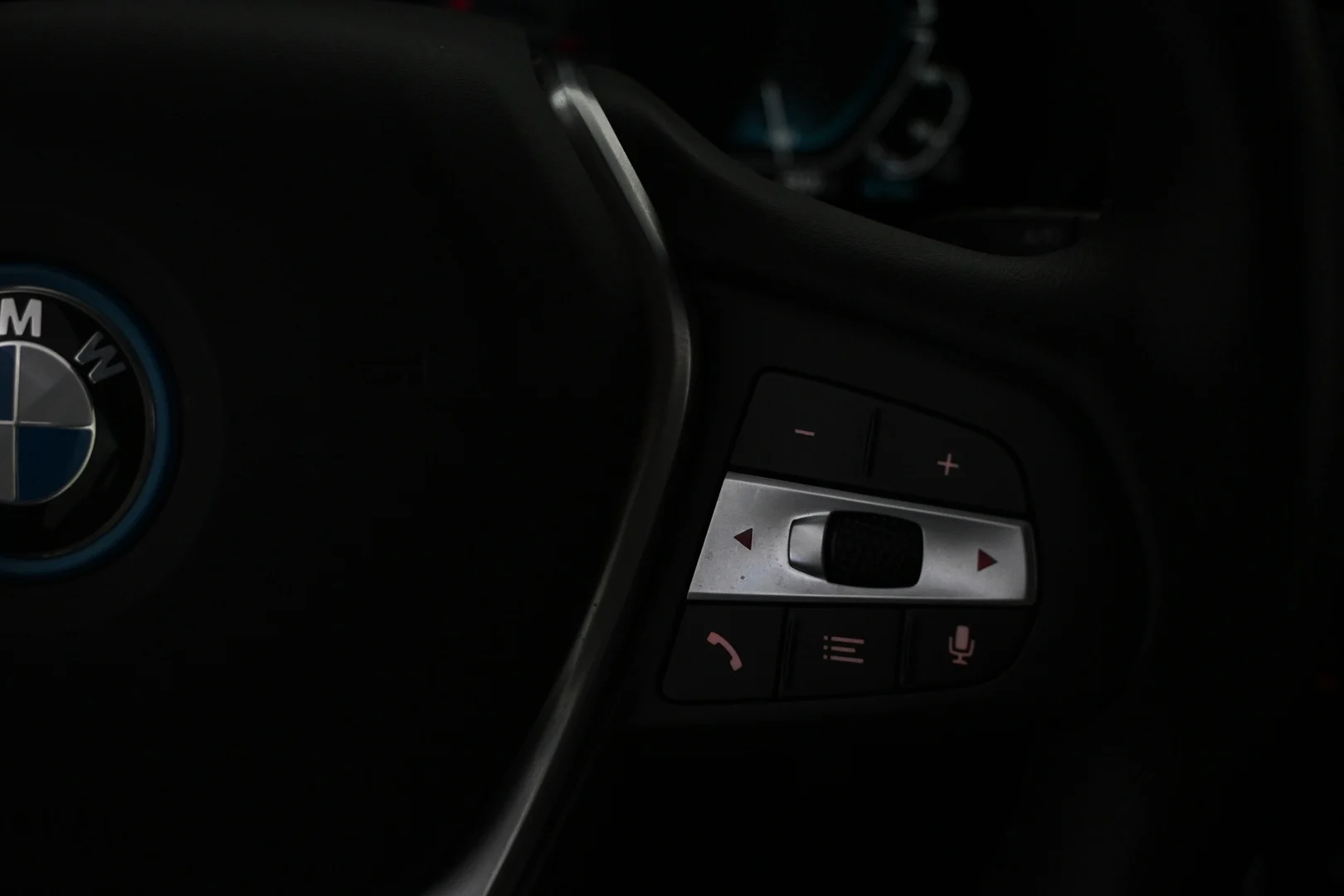 Car Image - 7wr95FDV3XKK4cwHYA16mP