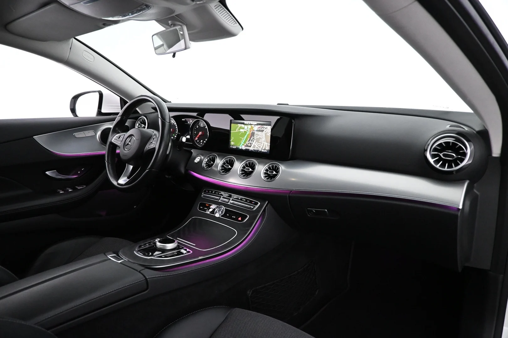 Car Image - 2Cmg8no2U93dJvf6Gm6kNe