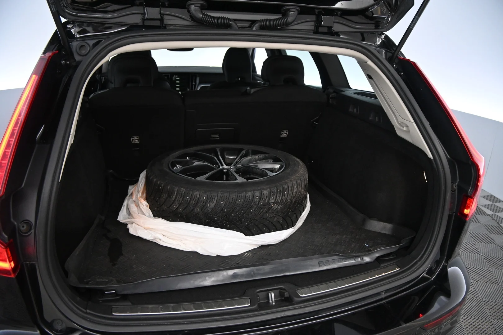 Car Image - 3yXJR8EDadPBEqongNHlpz