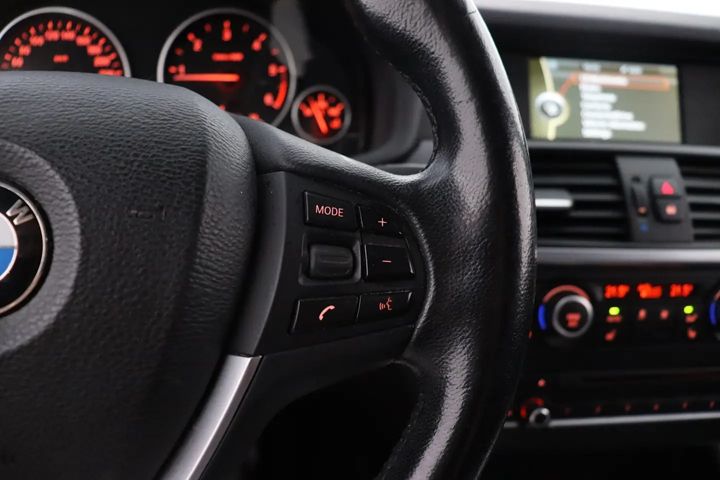 Car Image - X4Szc5fkUzPqg0HwNuQ8F