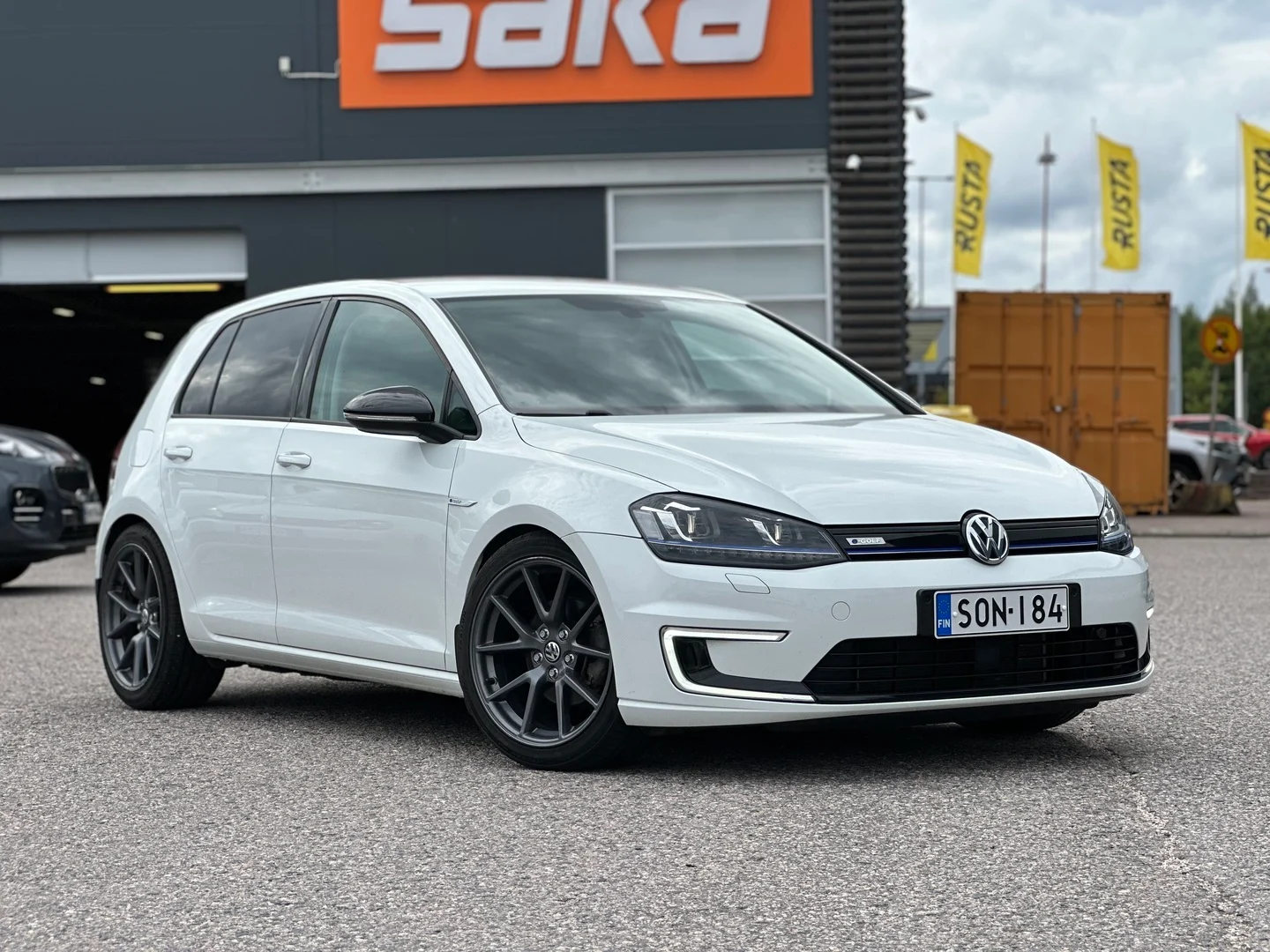 Car Image - 2M3zfHE7wYvF5N6MODm9Qe