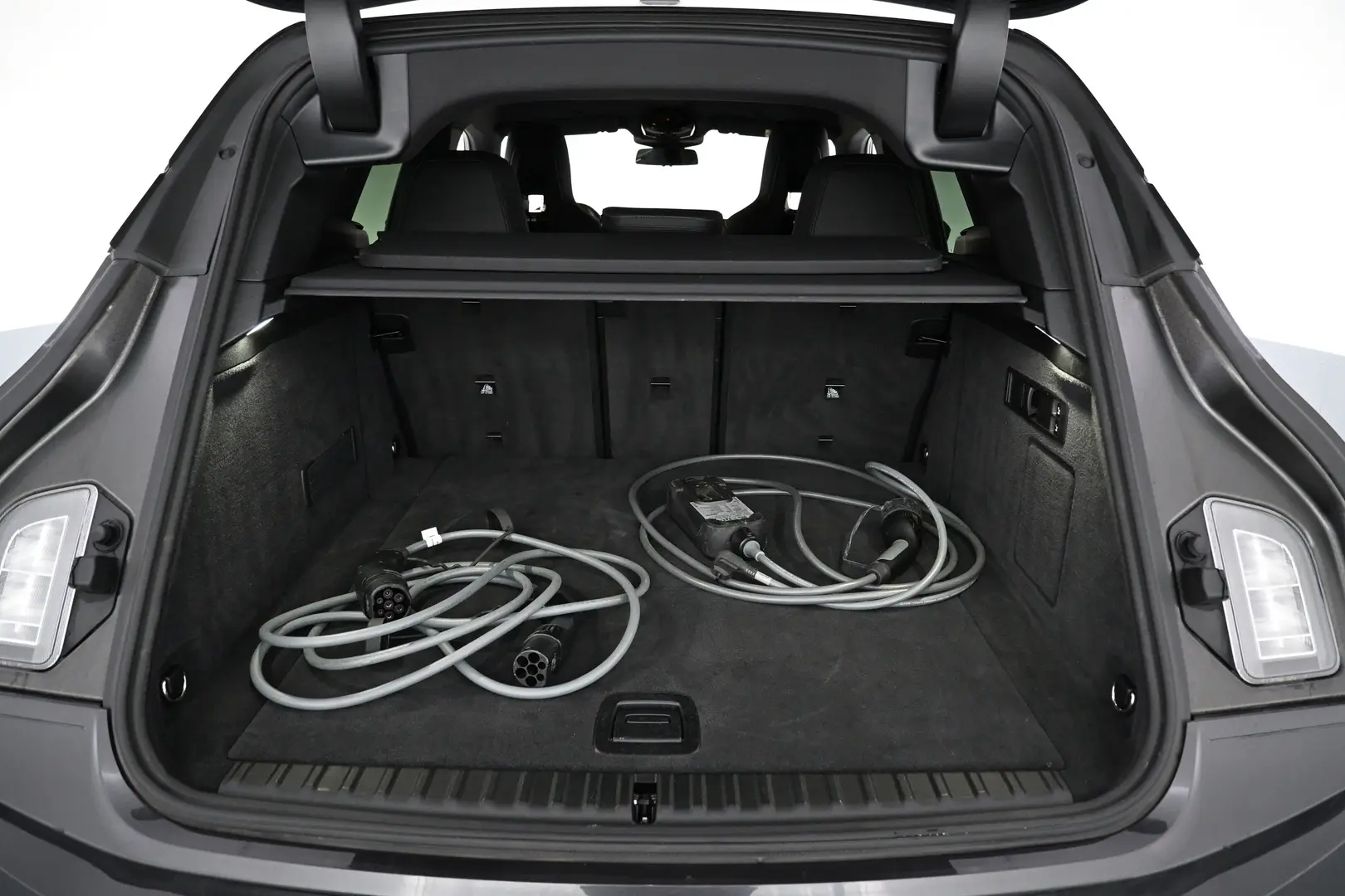 Car Image - 4lh3ECCfuPDpJxDr4eqyZN
