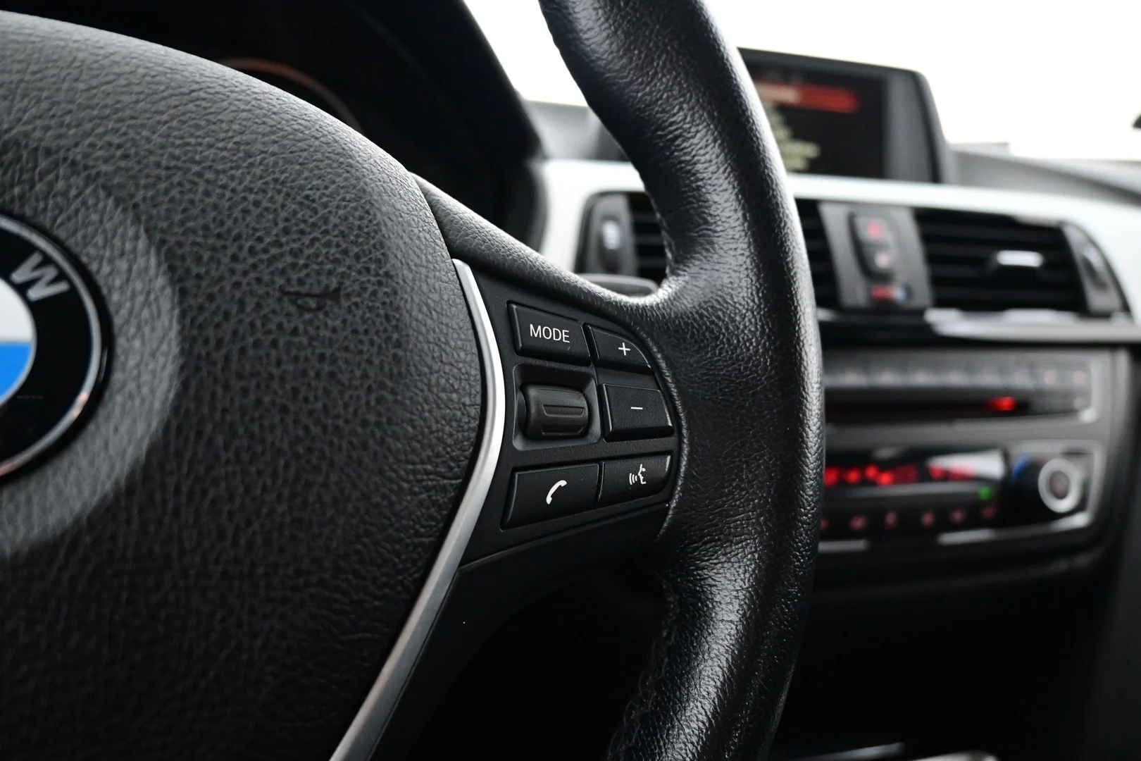 Car Image - 5jSW6hEuwMBZzi5wsXZ8r0