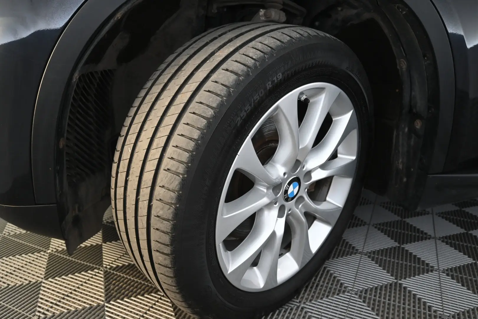 Car Image - YPvuYwIwcK2oAwe3yBqbM