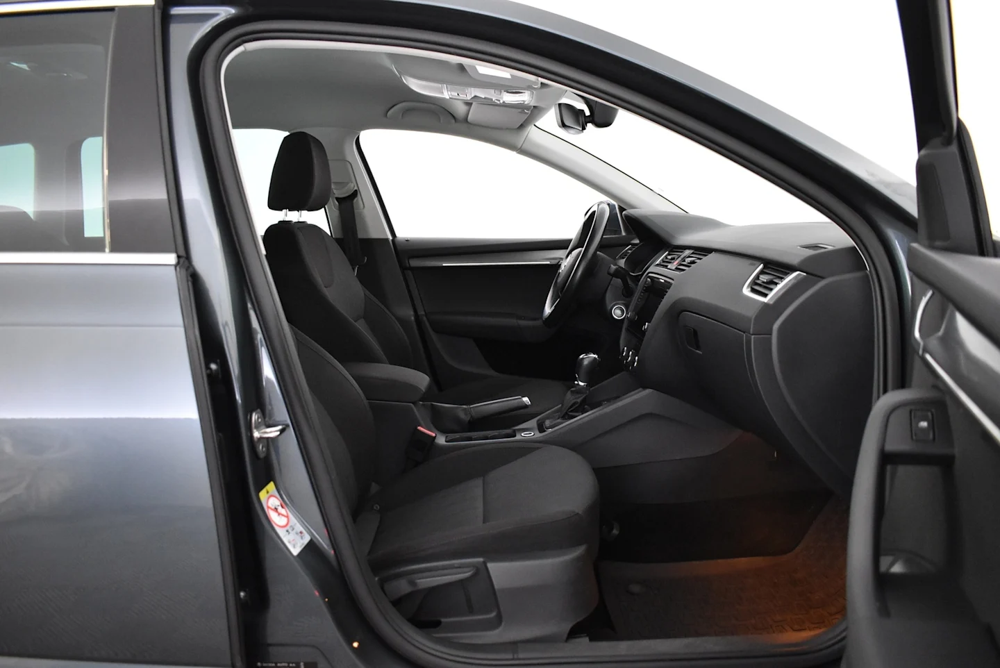 Car Image - 6PezX2iC1PM0WQ5Nz7xQdH
