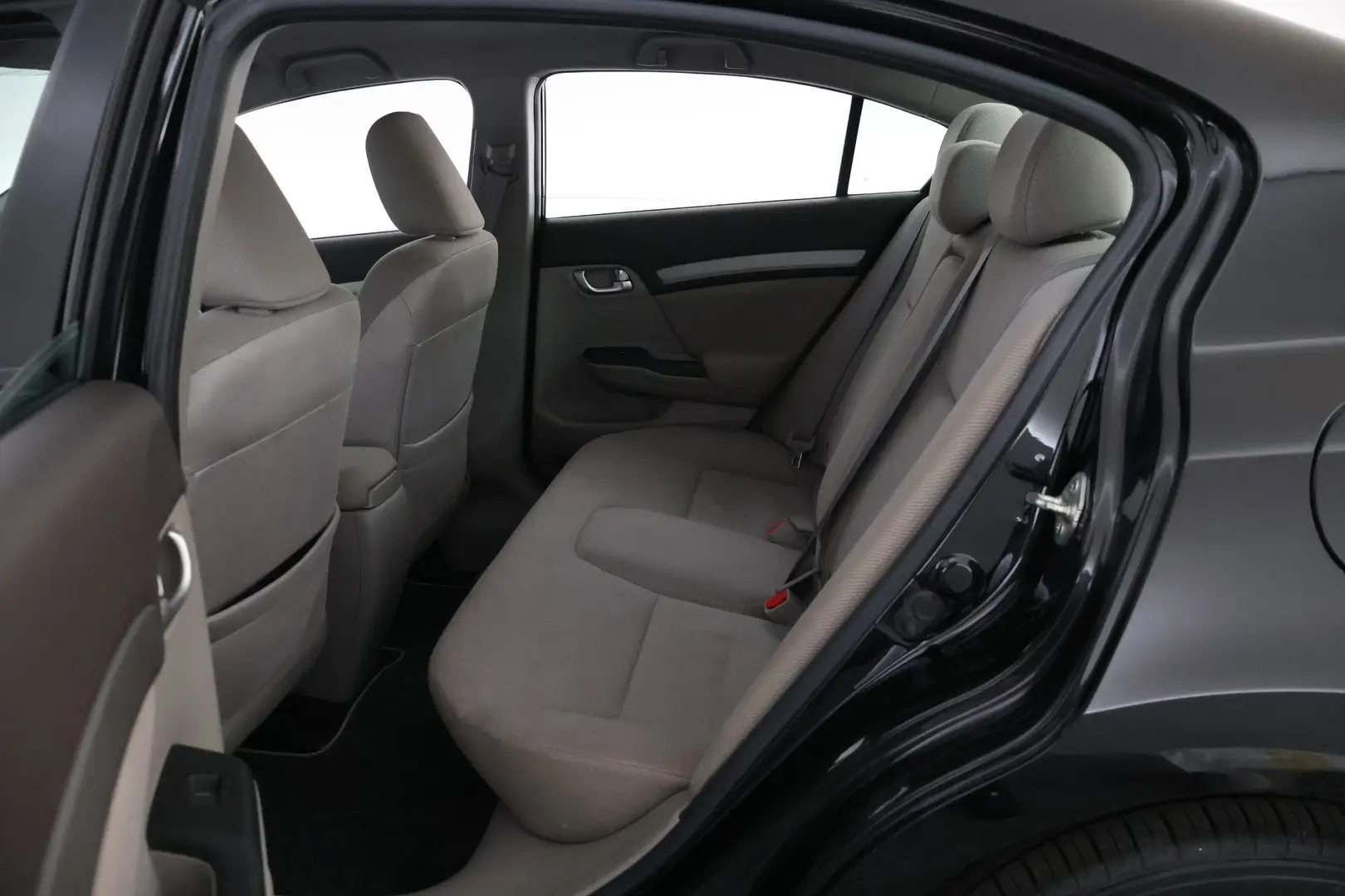Car Image - 2bYbWG85PbLUVB0BaFHQb1