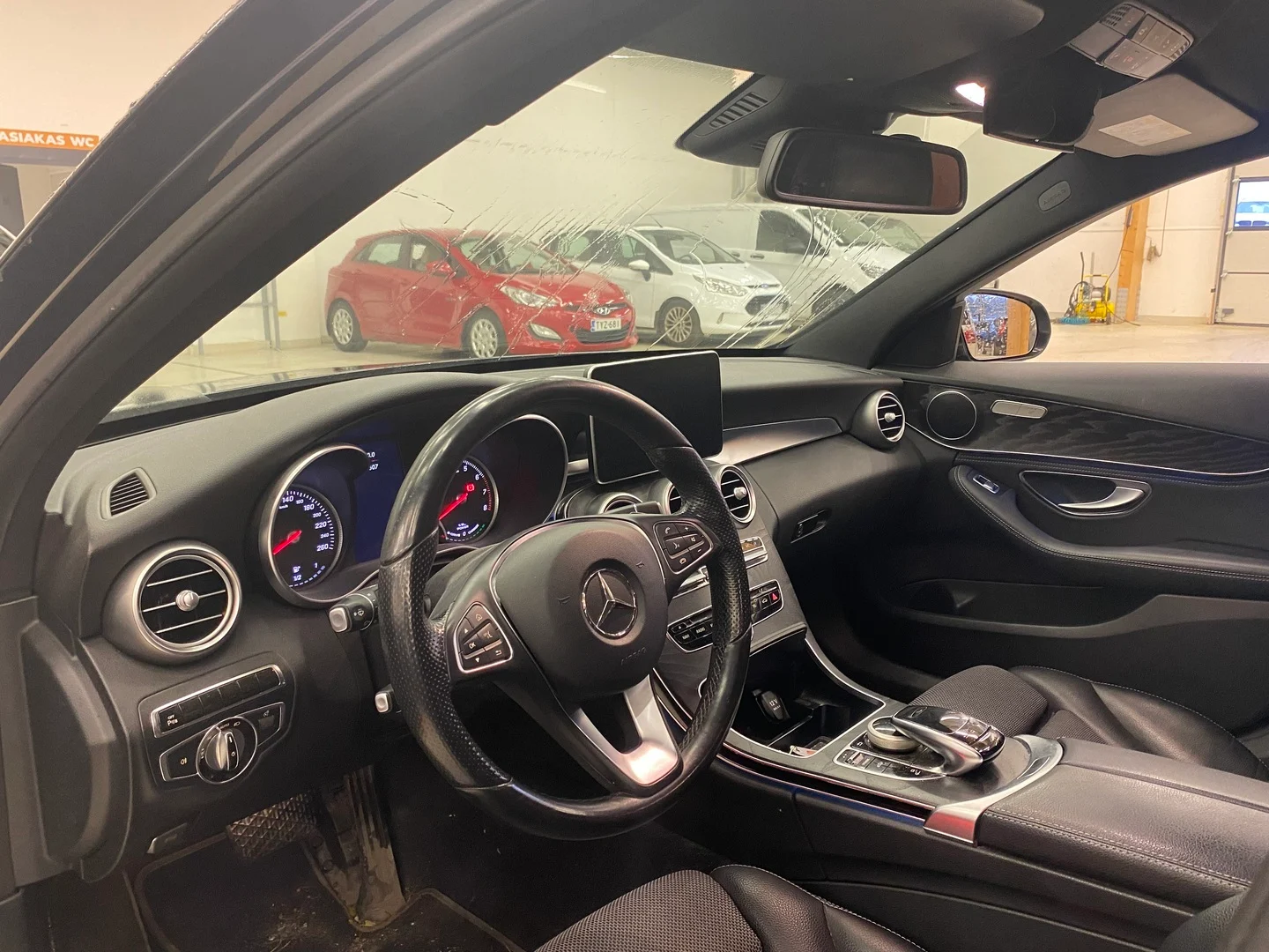 Car Image - 2KM64VfQo6EGHlaR2fUHDr