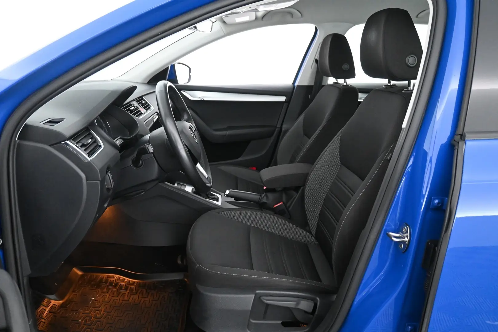 Car Image - 4IYAlPh2Bmz0a6QzDiIAz1