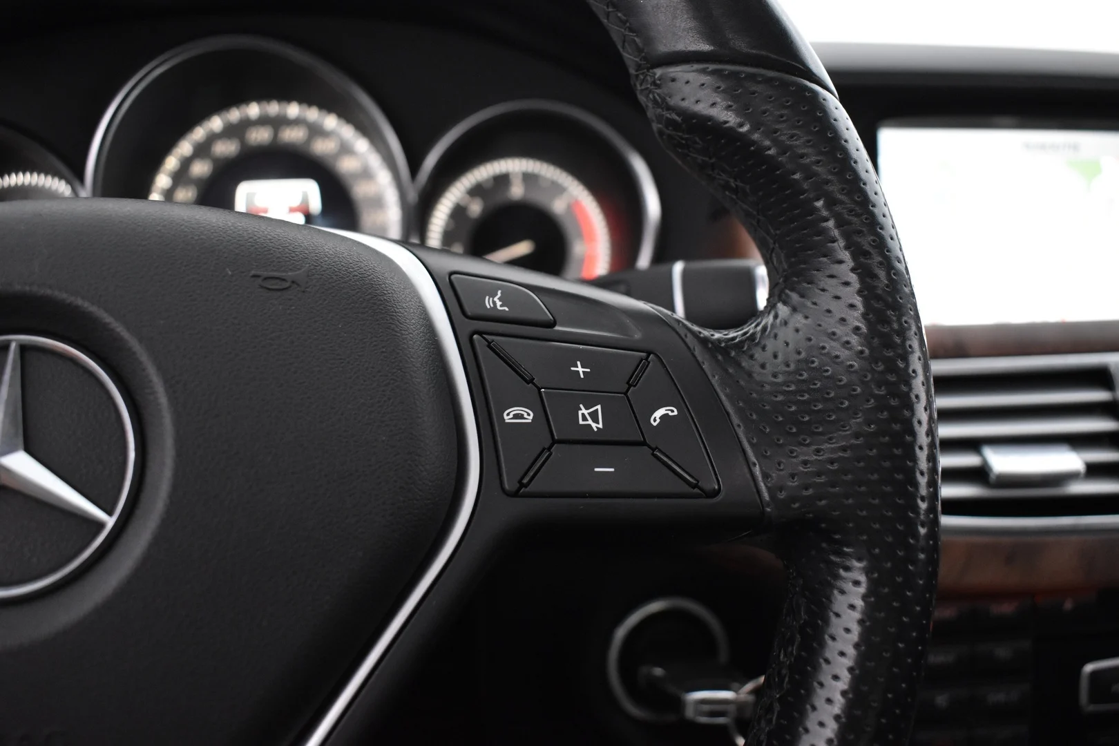Car Image - 39i8bmfpGG72rltwjyVeV7