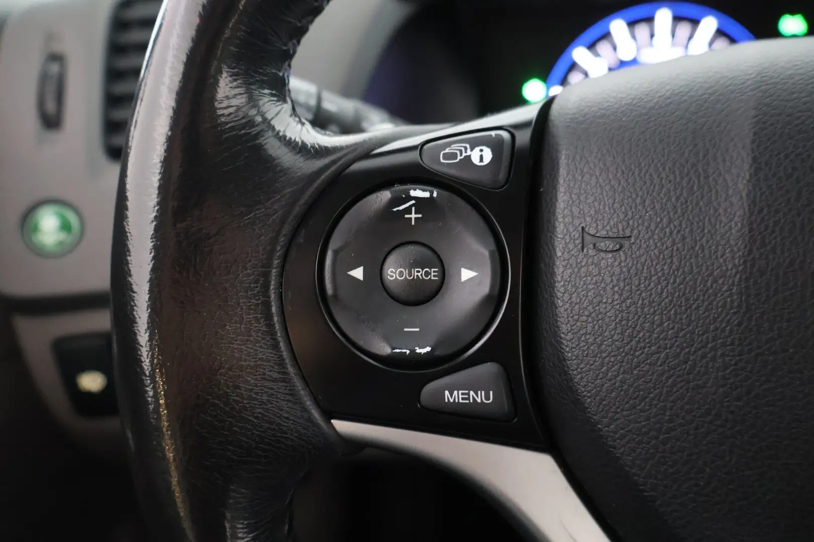 Car Image - 2bYbWG85PbLUVB0BaFHQb1