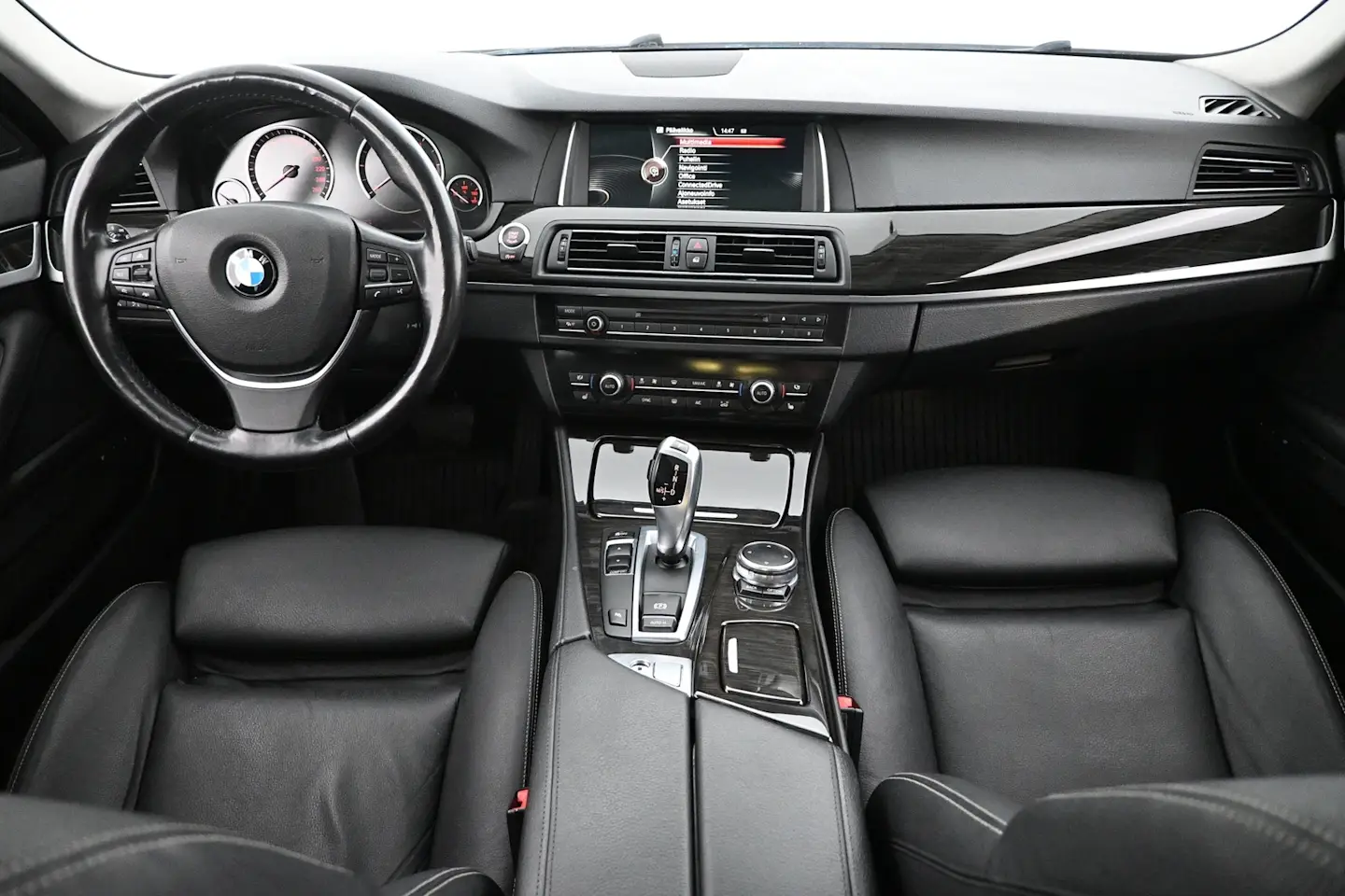 Car Image - 2xw77m5w355Yamdi1dH8NQ