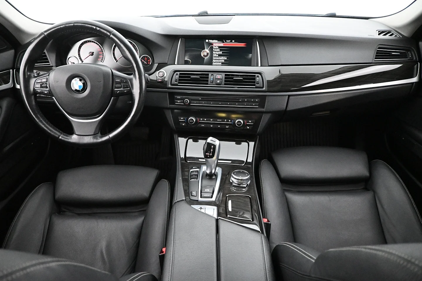 Car Image - 2xw77m5w355Yamdi1dH8NQ