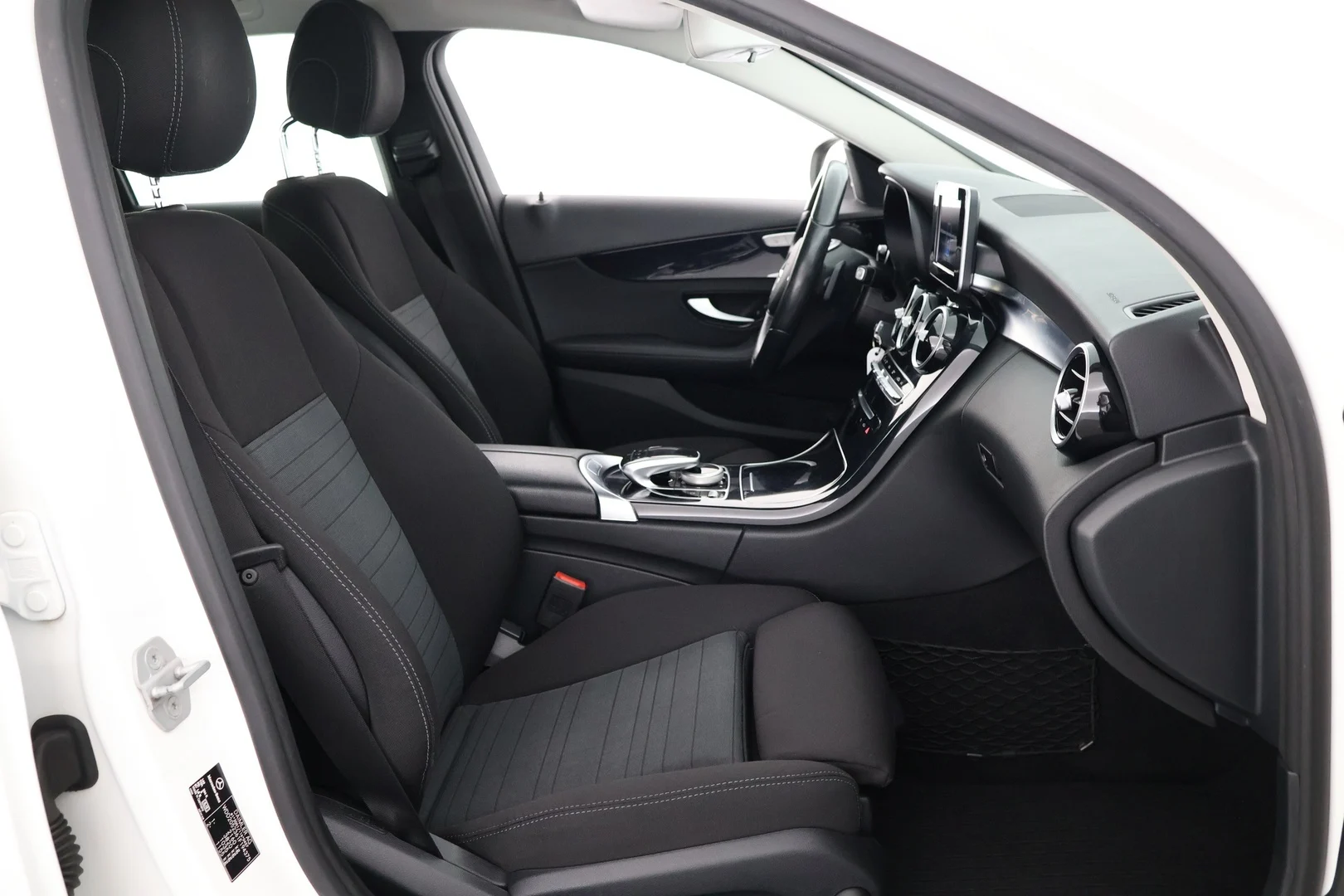 Car Image - 4dJOdvCzLcQS8ufC0aBqYM