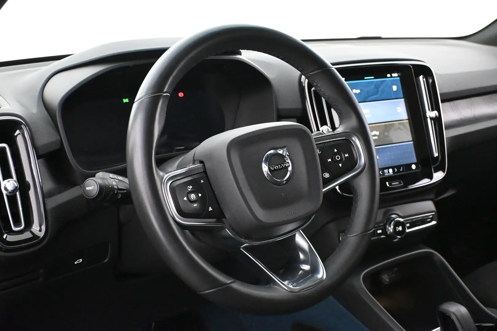 Car Image - 7DTzO37fzch0JrgK4MvxDi