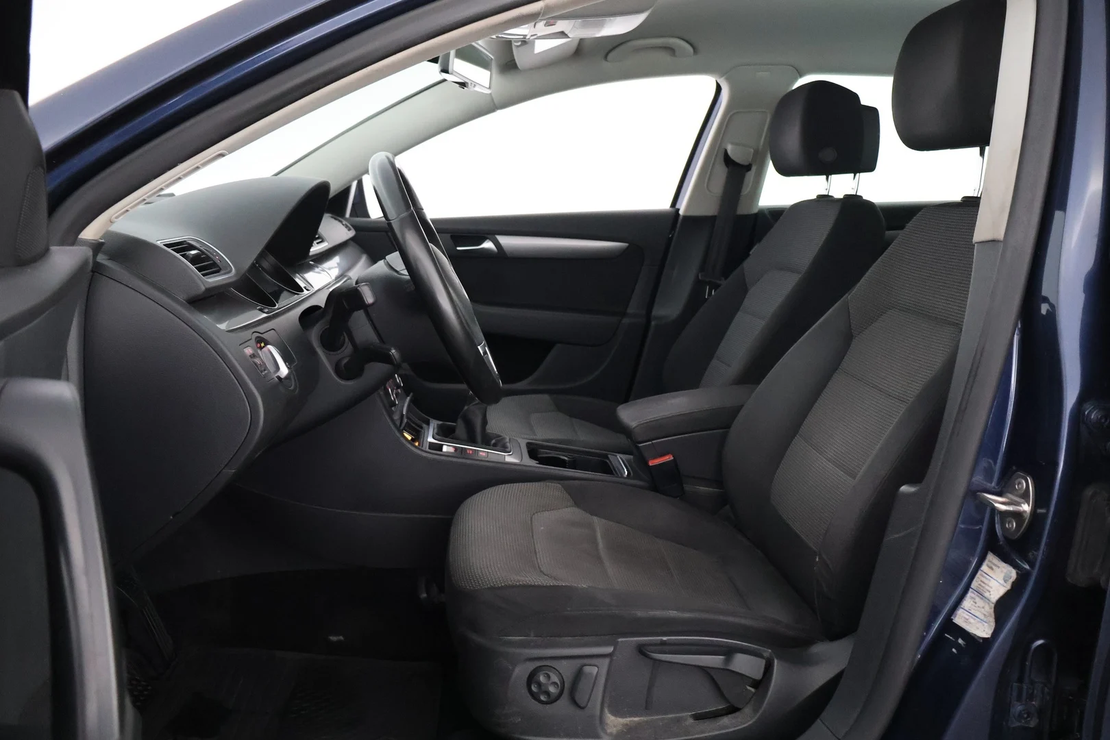 Car Image - 3KcYDumtuYvAYknBY01k0y