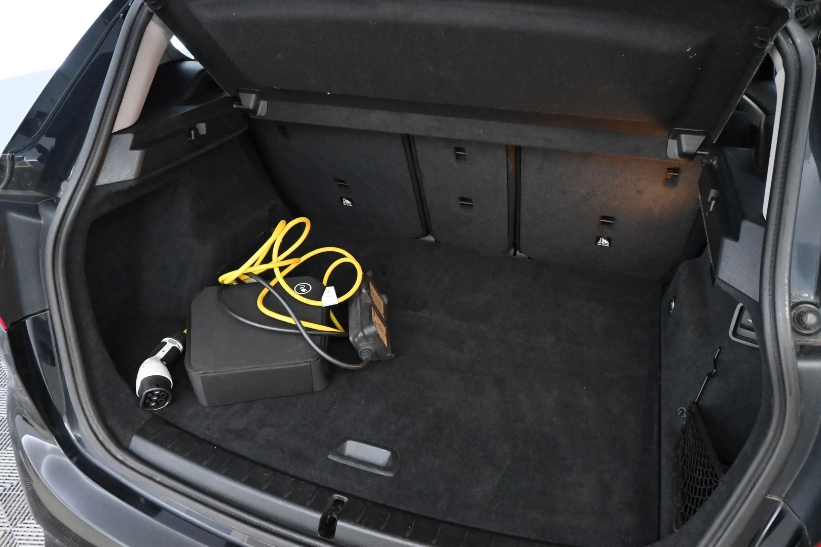 Car Image - 1C8LXoKYJU59HceSg4y7s0