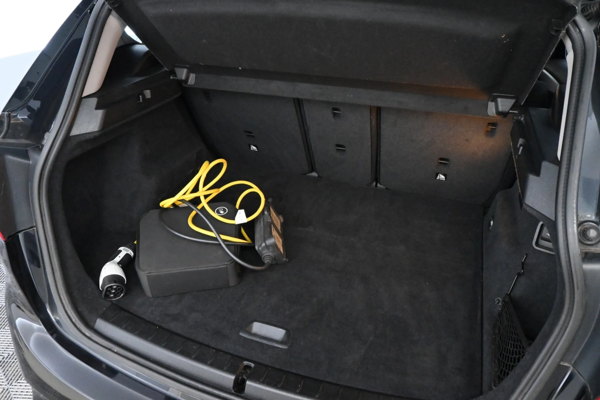 Car Image - 1C8LXoKYJU59HceSg4y7s0