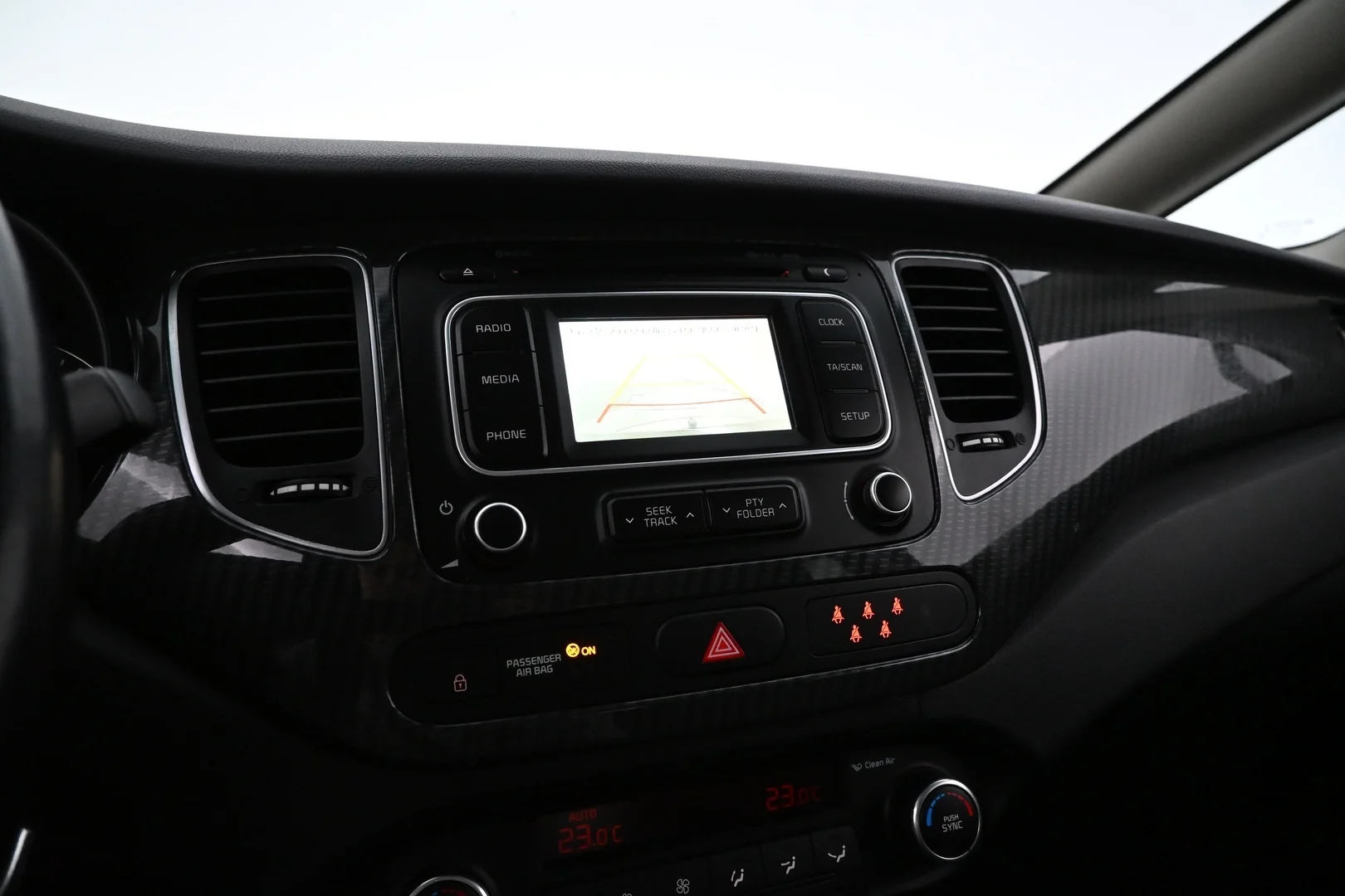 Car Image - 4HA1xZuKg9C4vwV9JVaHYv