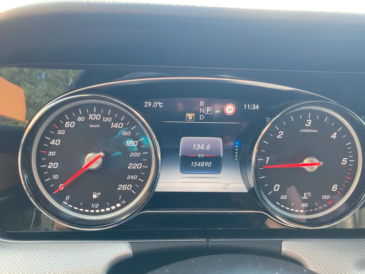 Car Image - 12Cmnh8GlDKHN09NNwd4Xy