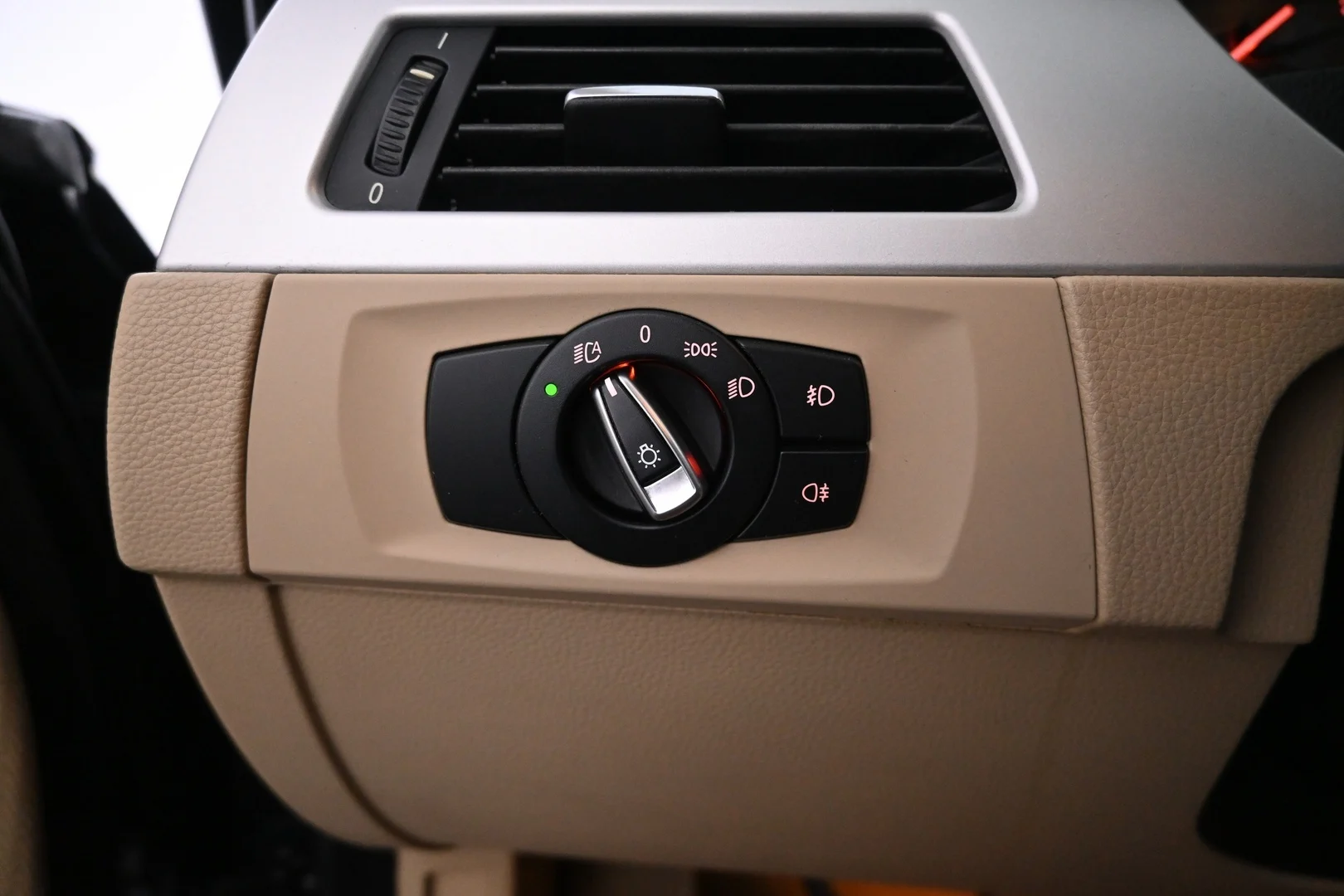 Car Image - 2OsWqZ5rx6WLZC0Ni0y5sR