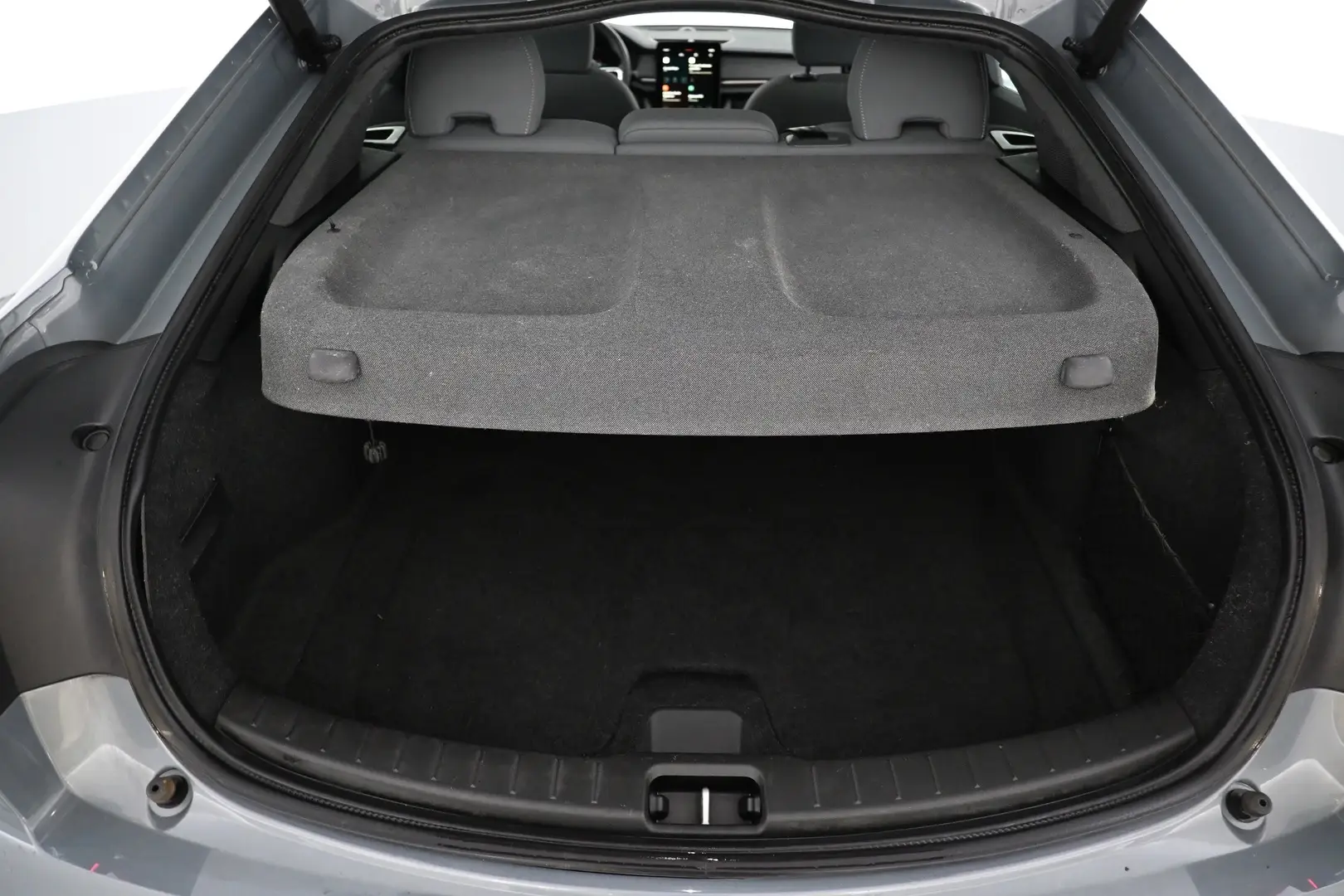 Car Image - 2z3IqYHwVySljFR8D37YjR