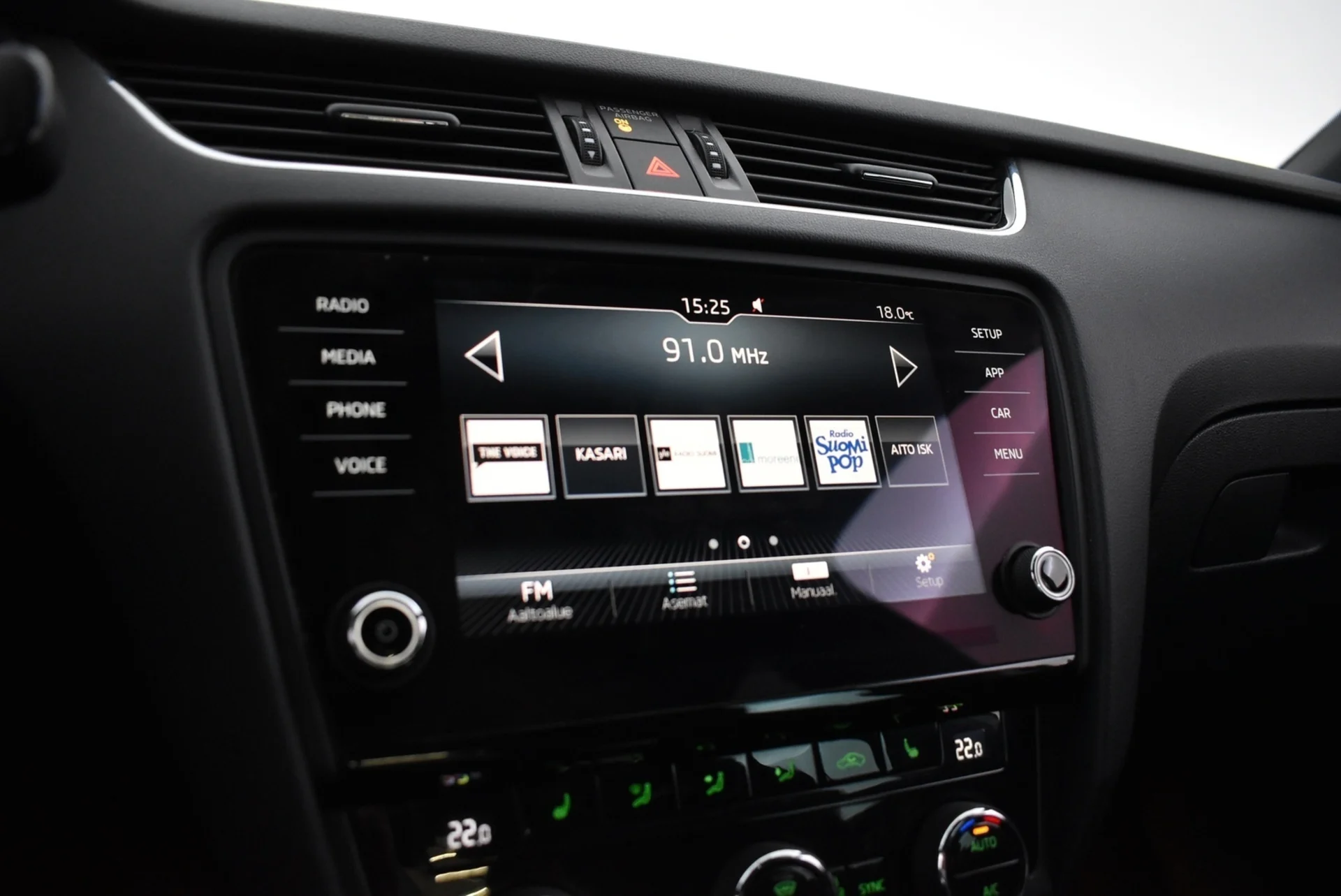 Car Image - ItE7tF32CNFd8XcG3qJ0F