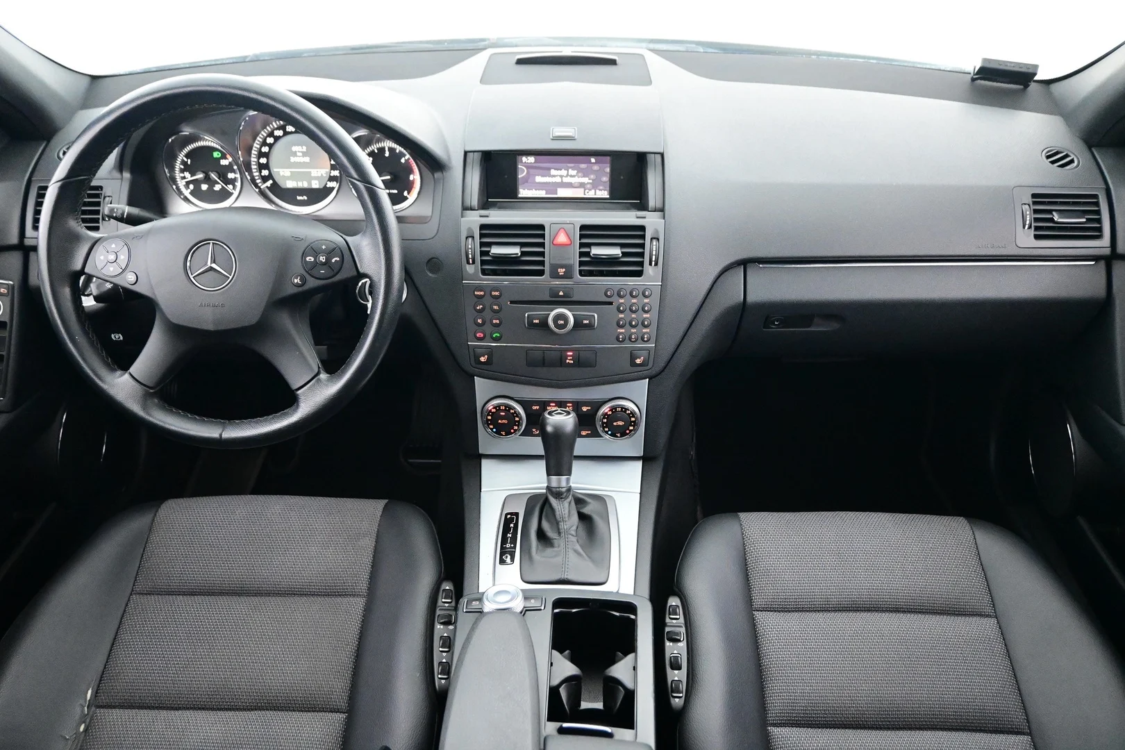Car Image - 1xL7om33UZkhGvR2Ei6fII
