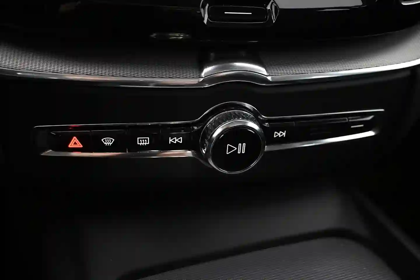 Car Image - 4jD3Rw17j9RaCAW24IcT8s