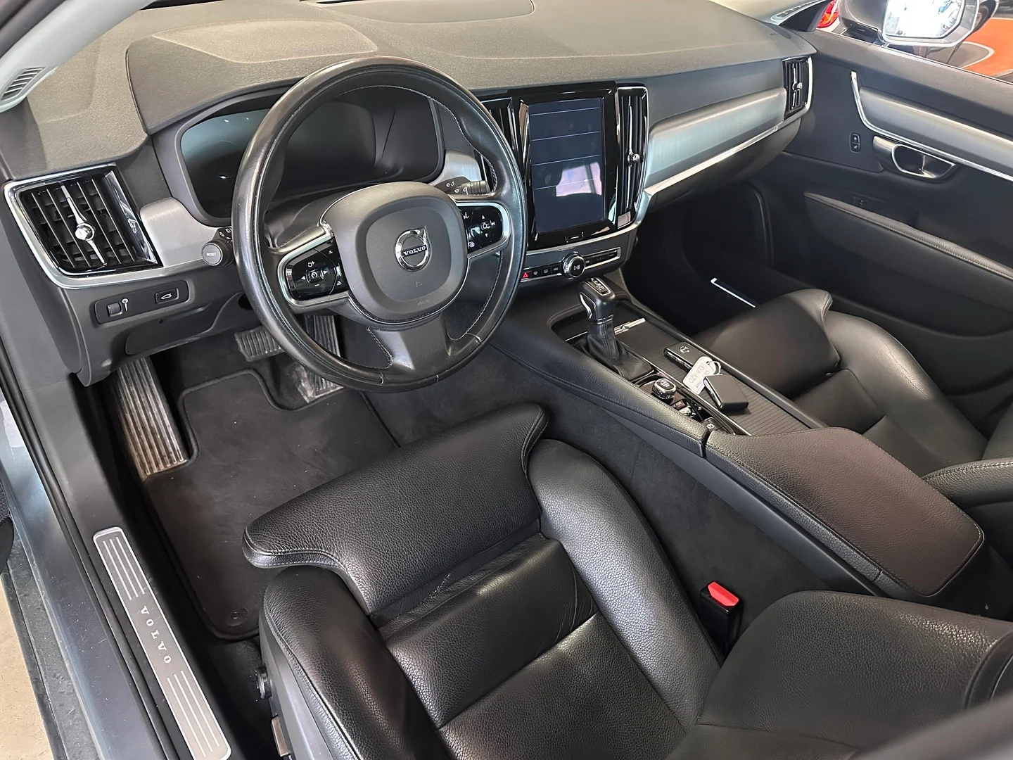 Car Image - 2KgWMmuFHb1NQnGS5pizda
