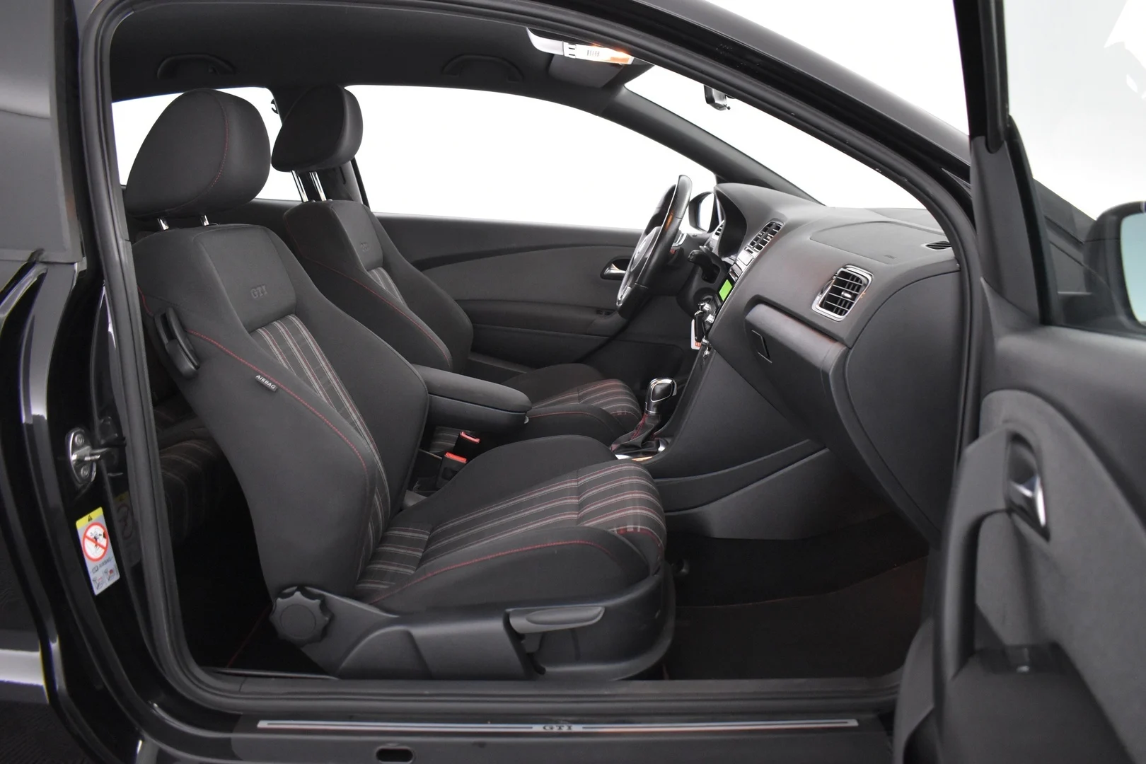 Car Image - 2mSBSBWRvTAjSMesOHEhc5
