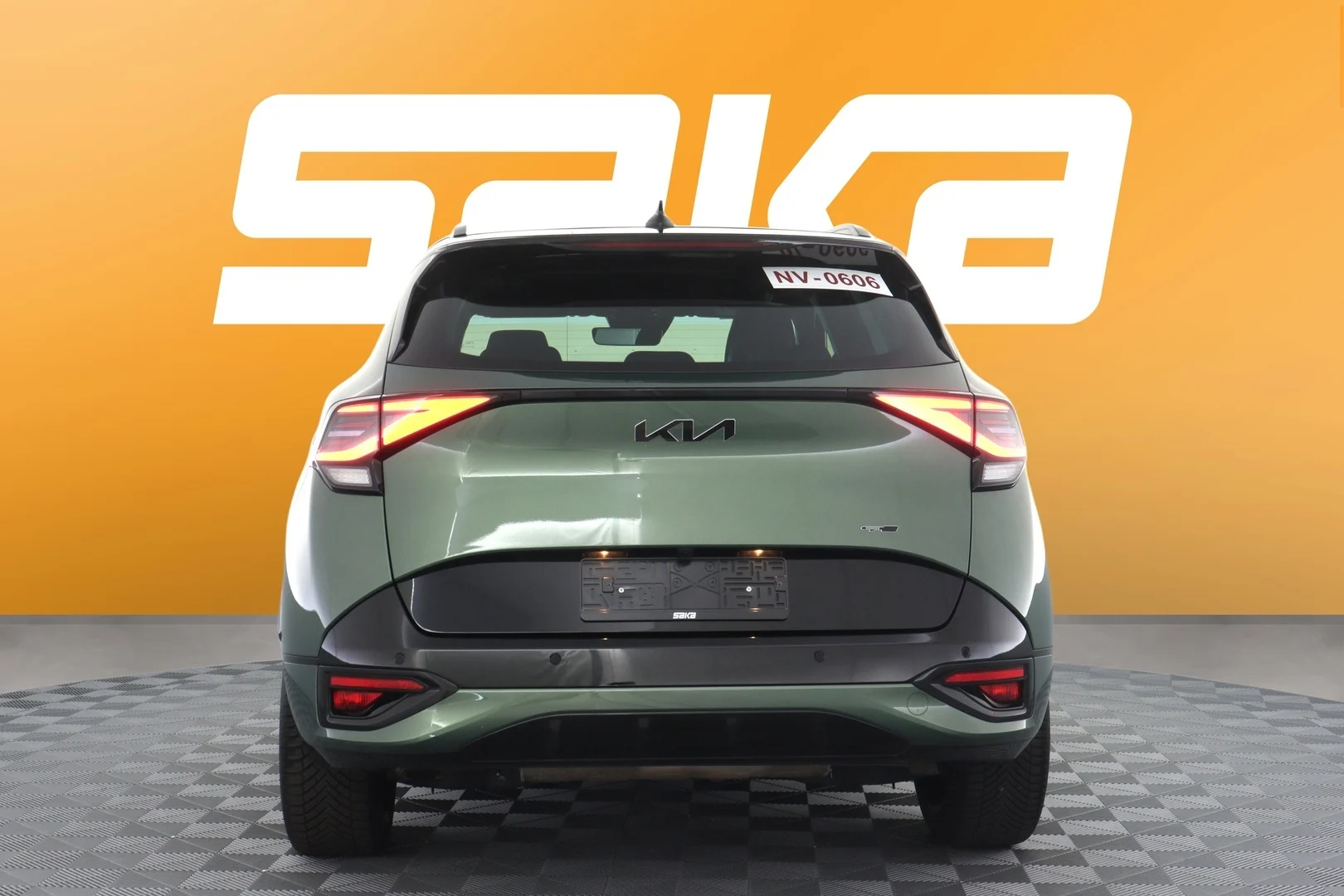 Car Image - 1bntEeaDl5xSw17Z2jUWD4