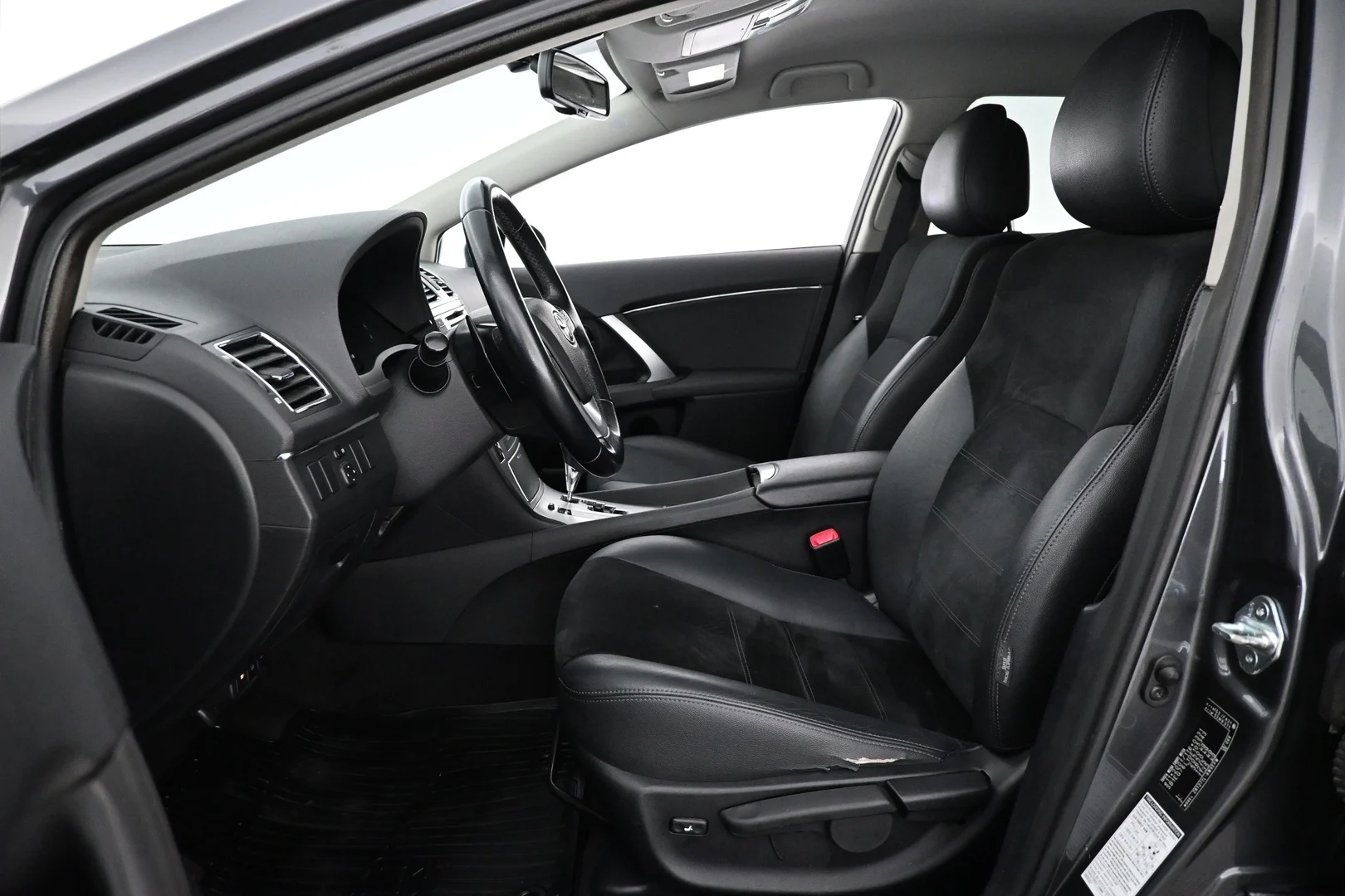 Car Image - 3hOeOiqsneosTo4ZL7RkJL
